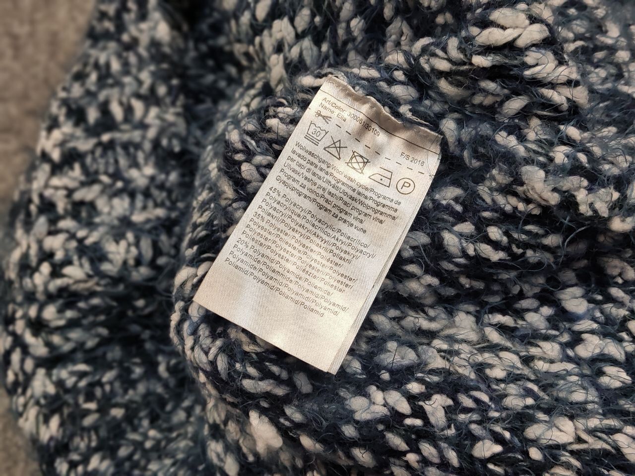 Japanese Brand Vintage Japanese Blue Mohair Style Fuzzy Crewneck Sweater Size US S / EU 44-46 / 1 - 19 Thumbnail