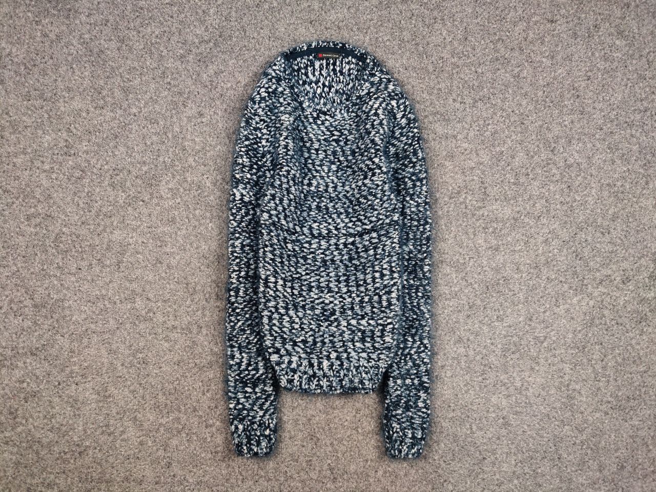 Japanese Brand Vintage Japanese Blue Mohair Style Fuzzy Crewneck Sweater Size US S / EU 44-46 / 1 - 1 Thumbnail