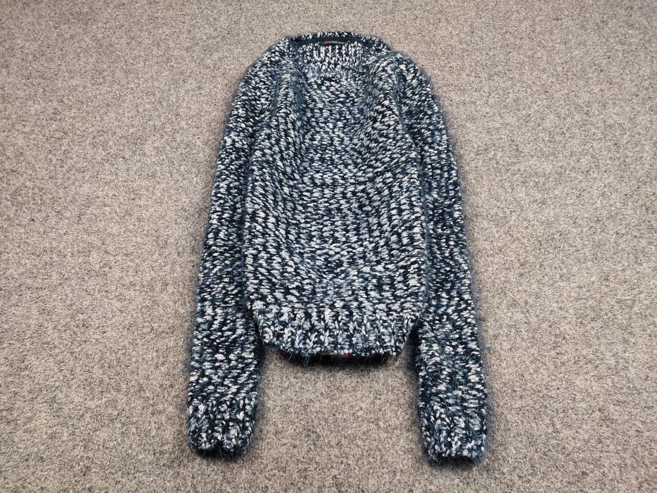 Japanese Brand Vintage Japanese Blue Mohair Style Fuzzy Crewneck Sweater Size US S / EU 44-46 / 1 - 2 Thumbnail