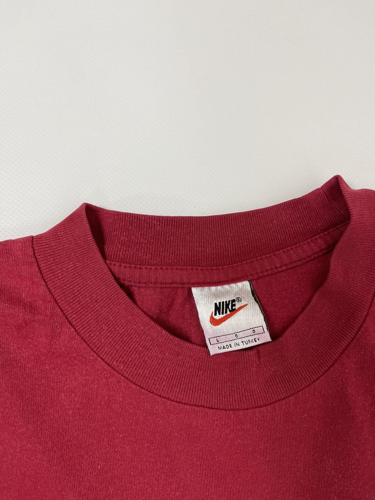 Nike Nike vintage 90s red big green swoosh logo tee shirt Size US L / EU 52-54 / 3 - 7 Thumbnail
