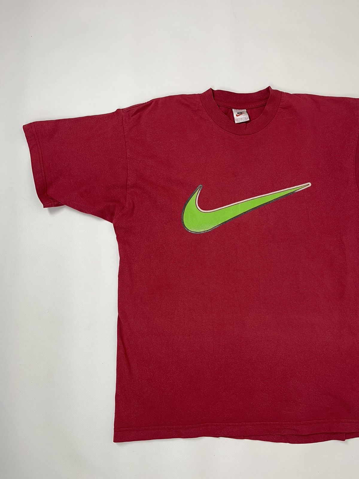 Nike Nike vintage 90s red big green swoosh logo tee shirt Size US L / EU 52-54 / 3 - 4 Thumbnail