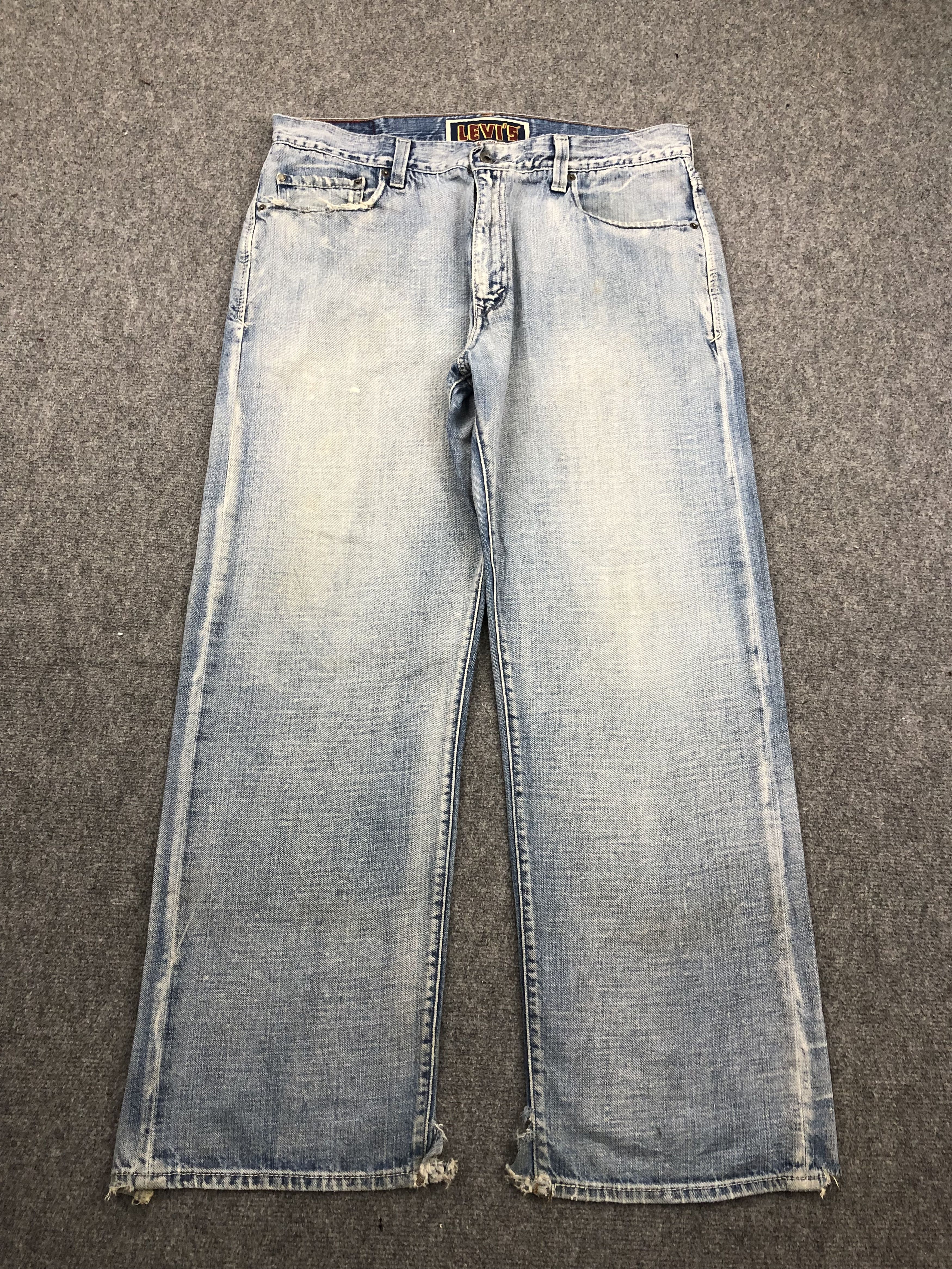 image of Levis 569 Loose Straight Lightwash Jeans 38X30 in Light Wash, Men's