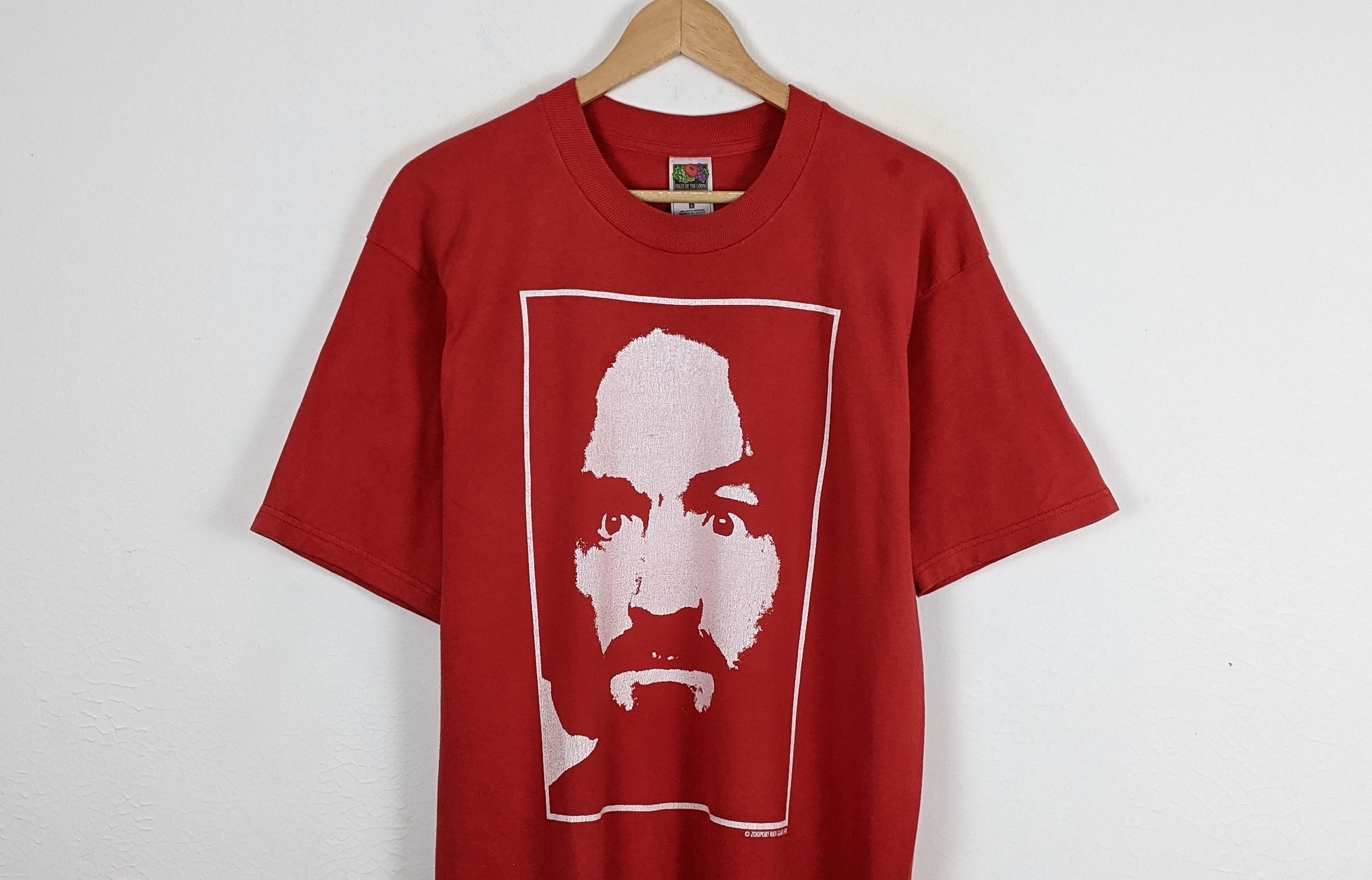 Vintage Vintage Charles Manson Charlie Don't Surf 90s shirt Size US L / EU 52-54 / 3 - 3 Thumbnail