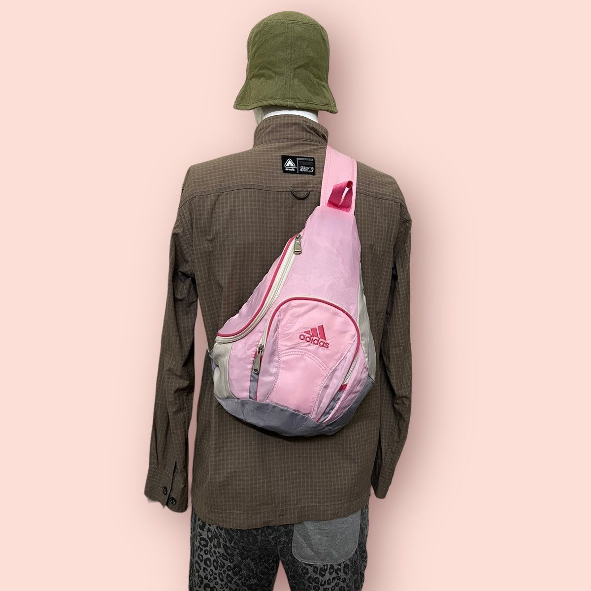 Adidas × Japanese Brand × Vintage VINTAGE ADIDAS PINK CROSSBODY BODYBAG Size ONE SIZE - 12 Thumbnail