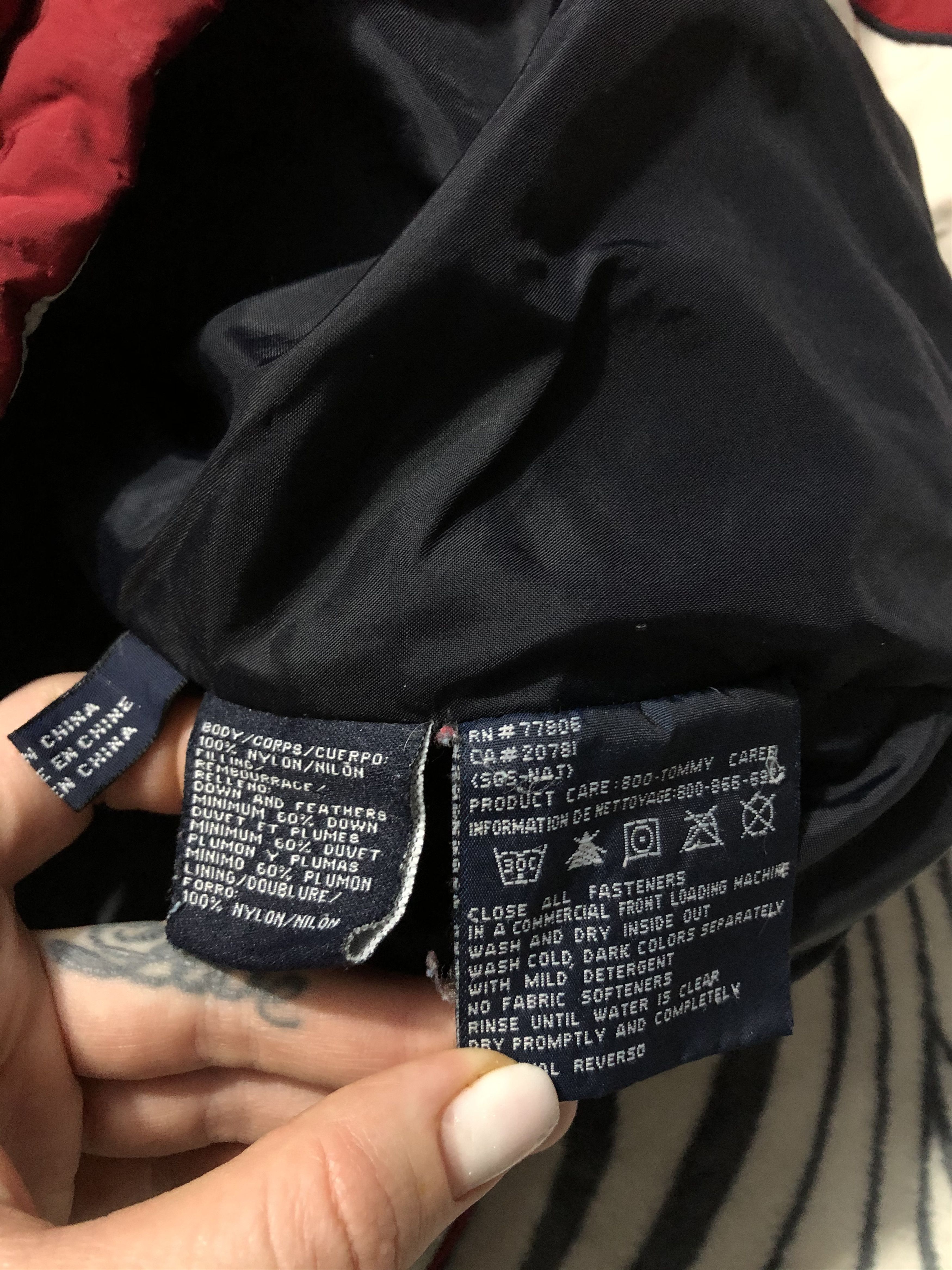 Tommy Hilfiger Tommy Hilfiger Vintage Nylon Puffer Down Jacket Size US XL / EU 56 / 4 - 6 Thumbnail