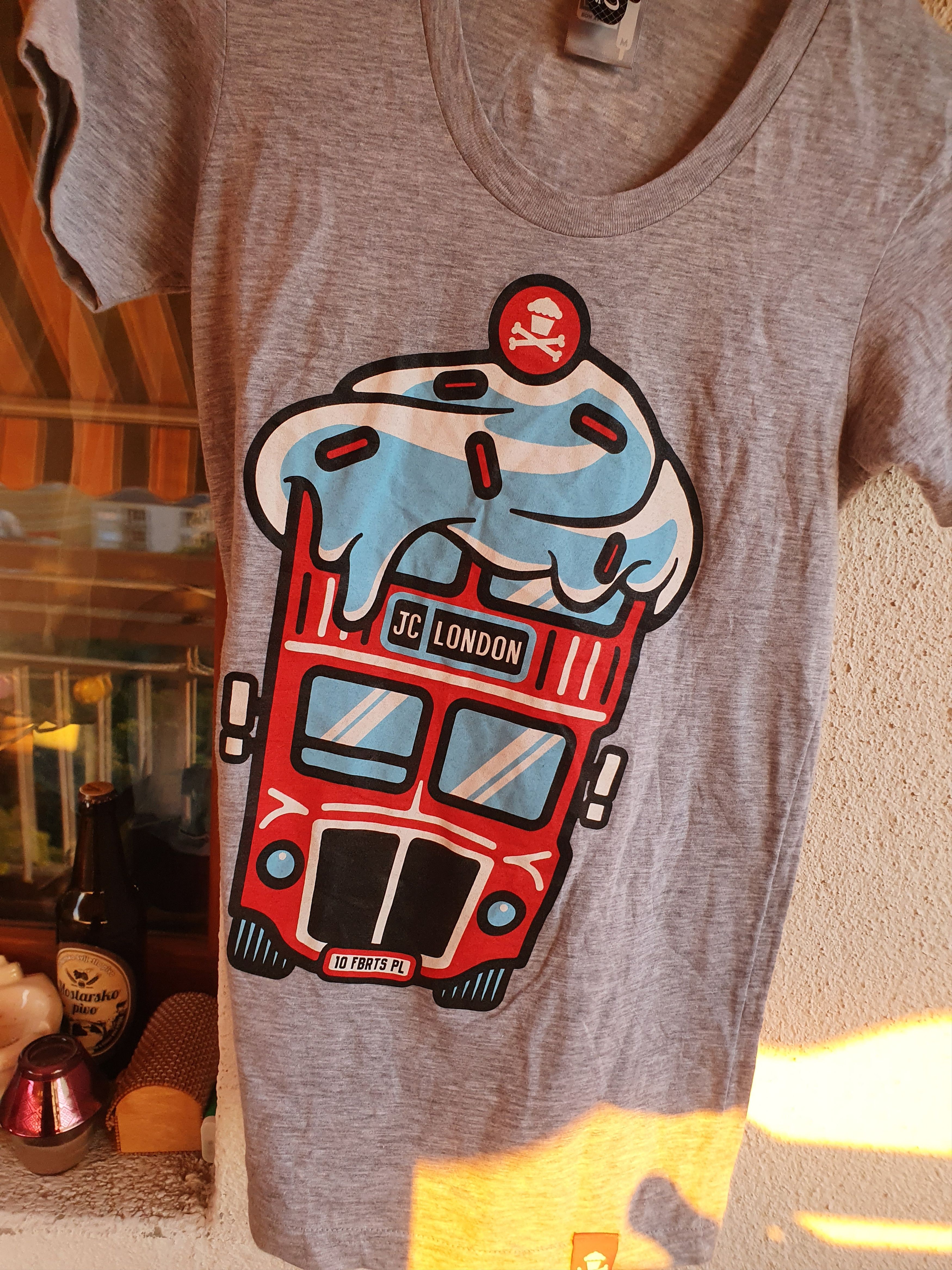 Johnny Cupcakes Johnny Cupcakes JC London Women's t-shirt,sz M Size M / US 6-8 / IT 42-44 - 3 Thumbnail