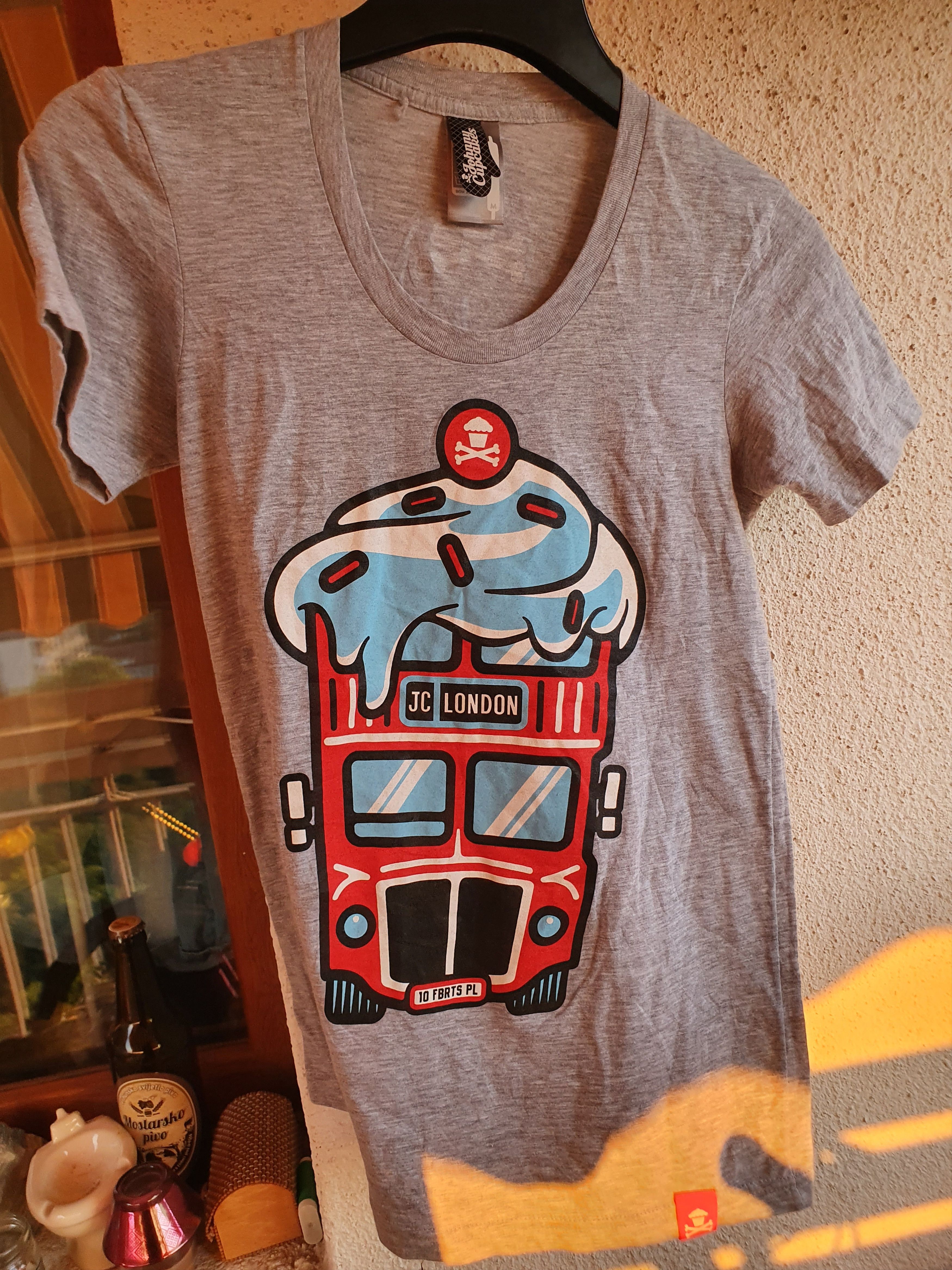 Johnny Cupcakes Johnny Cupcakes JC London Women's t-shirt,sz M Size M / US 6-8 / IT 42-44 - 2 Thumbnail