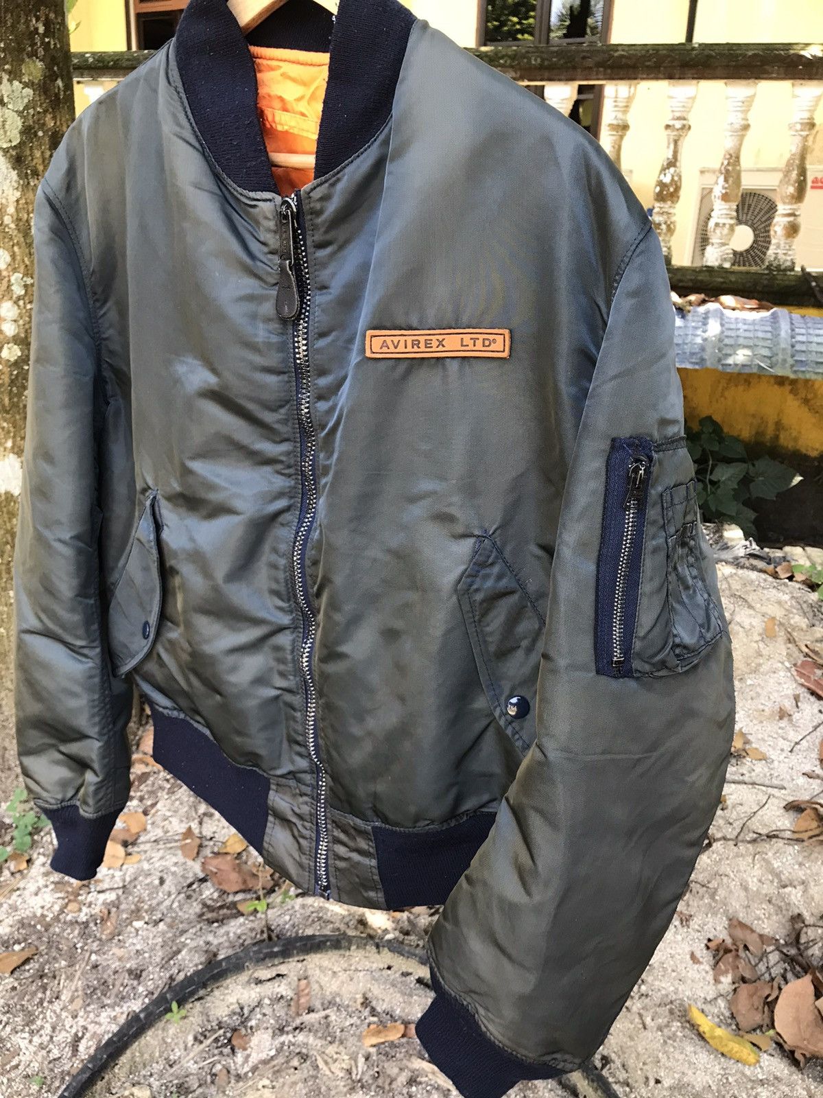 Avirex 🔥QUICK SALE🔥Vtg USAF Avirex Bombers MA-1 Flight Jacket Size US M / EU 48-50 / 2 - 3 Thumbnail