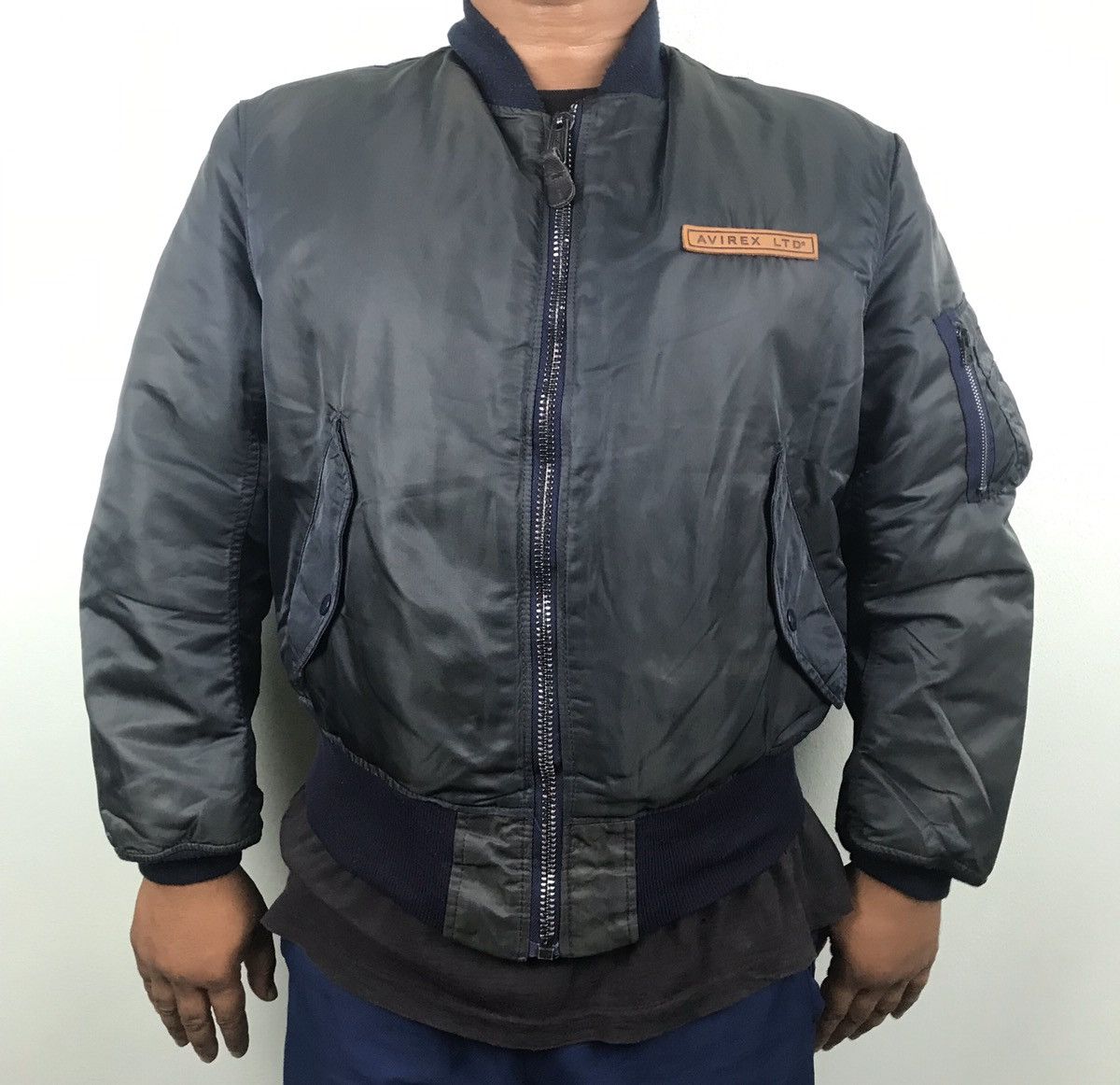Avirex 🔥QUICK SALE🔥Vtg USAF Avirex Bombers MA-1 Flight Jacket Size US M / EU 48-50 / 2 - 16 Thumbnail