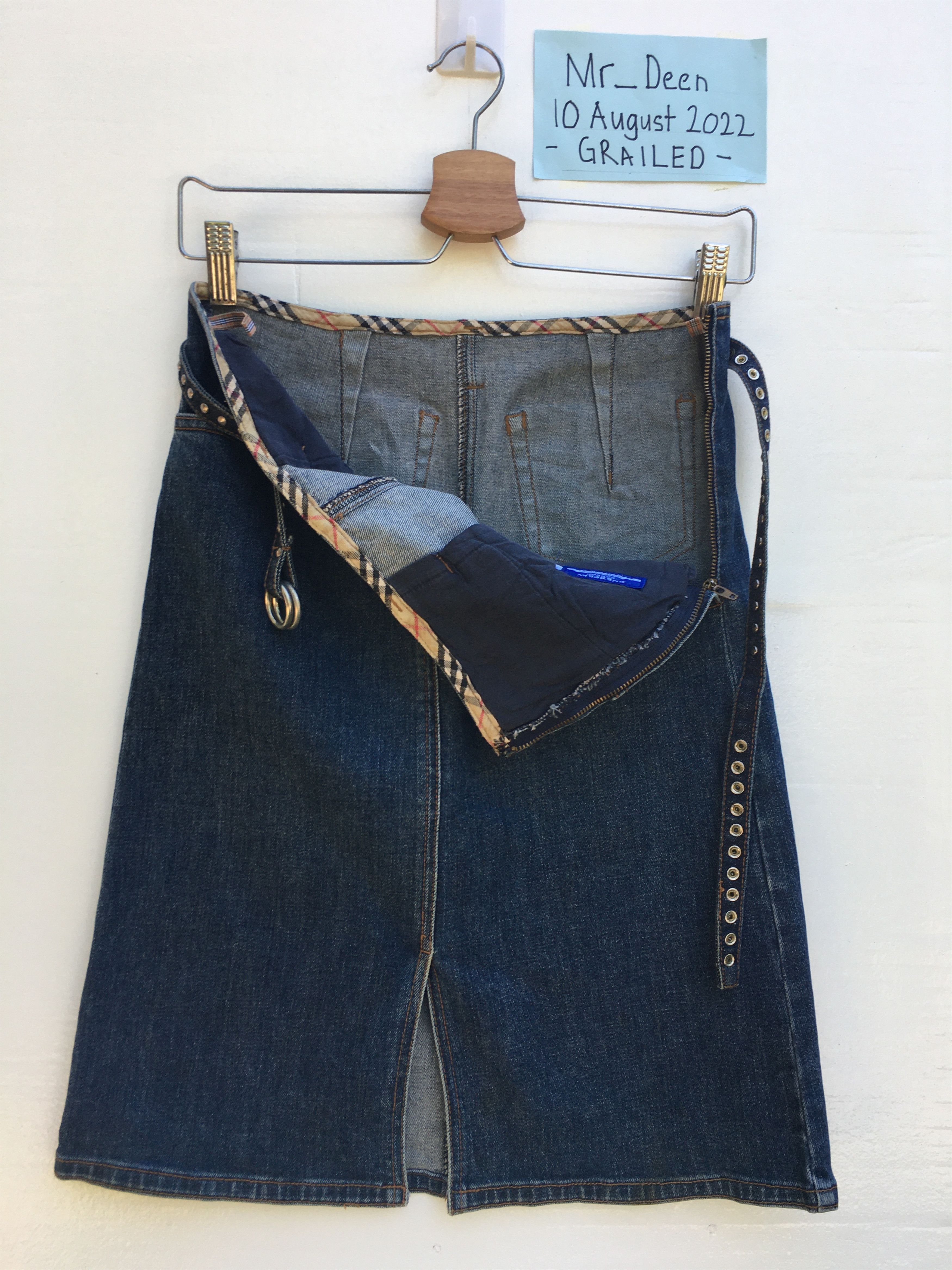 Burberry Vintage Burberry Jeans Skirt Size 28" / US 6 / IT 42 - 5 Thumbnail