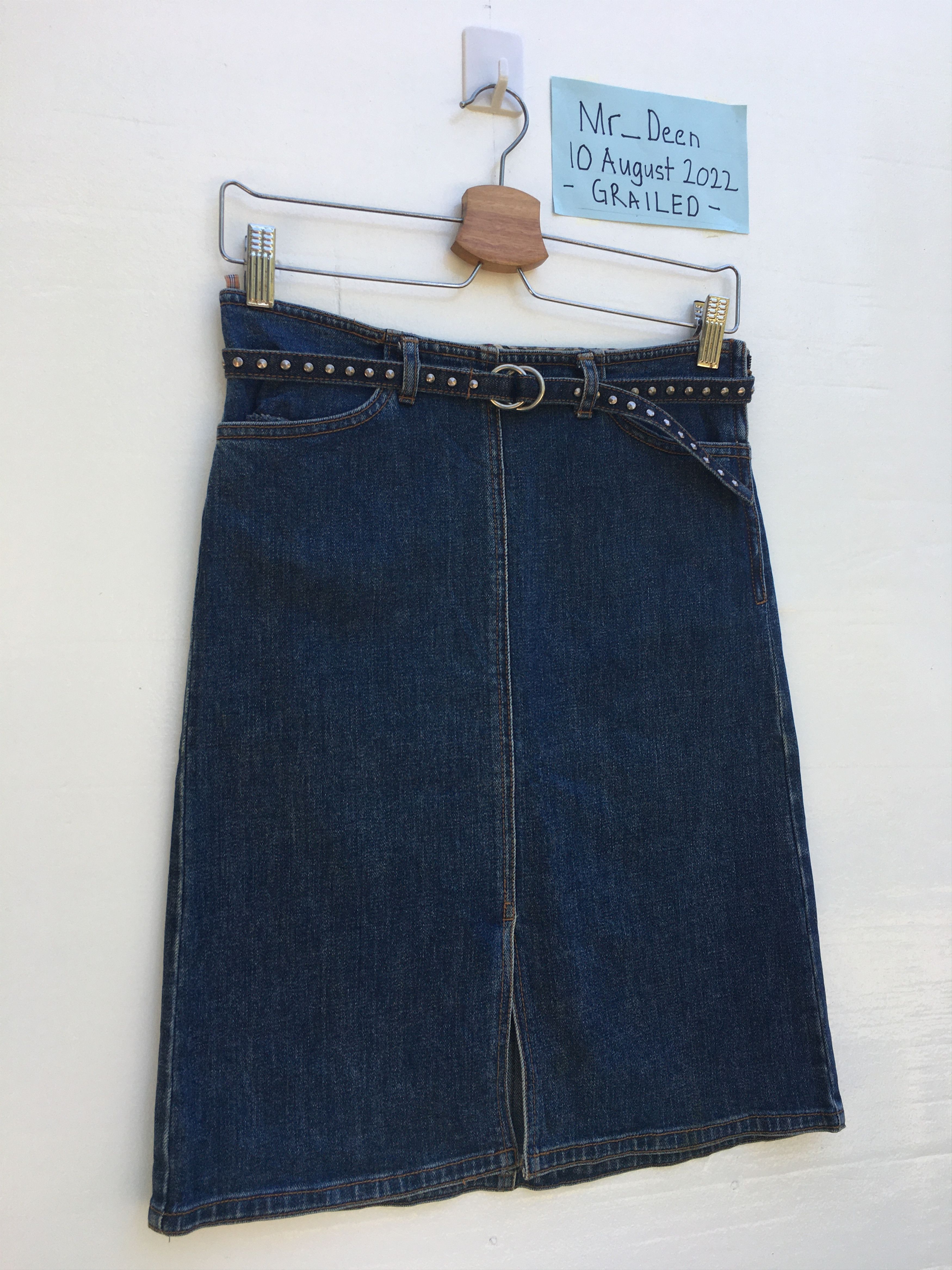Burberry Vintage Burberry Jeans Skirt Size 28" / US 6 / IT 42 - 1 Thumbnail