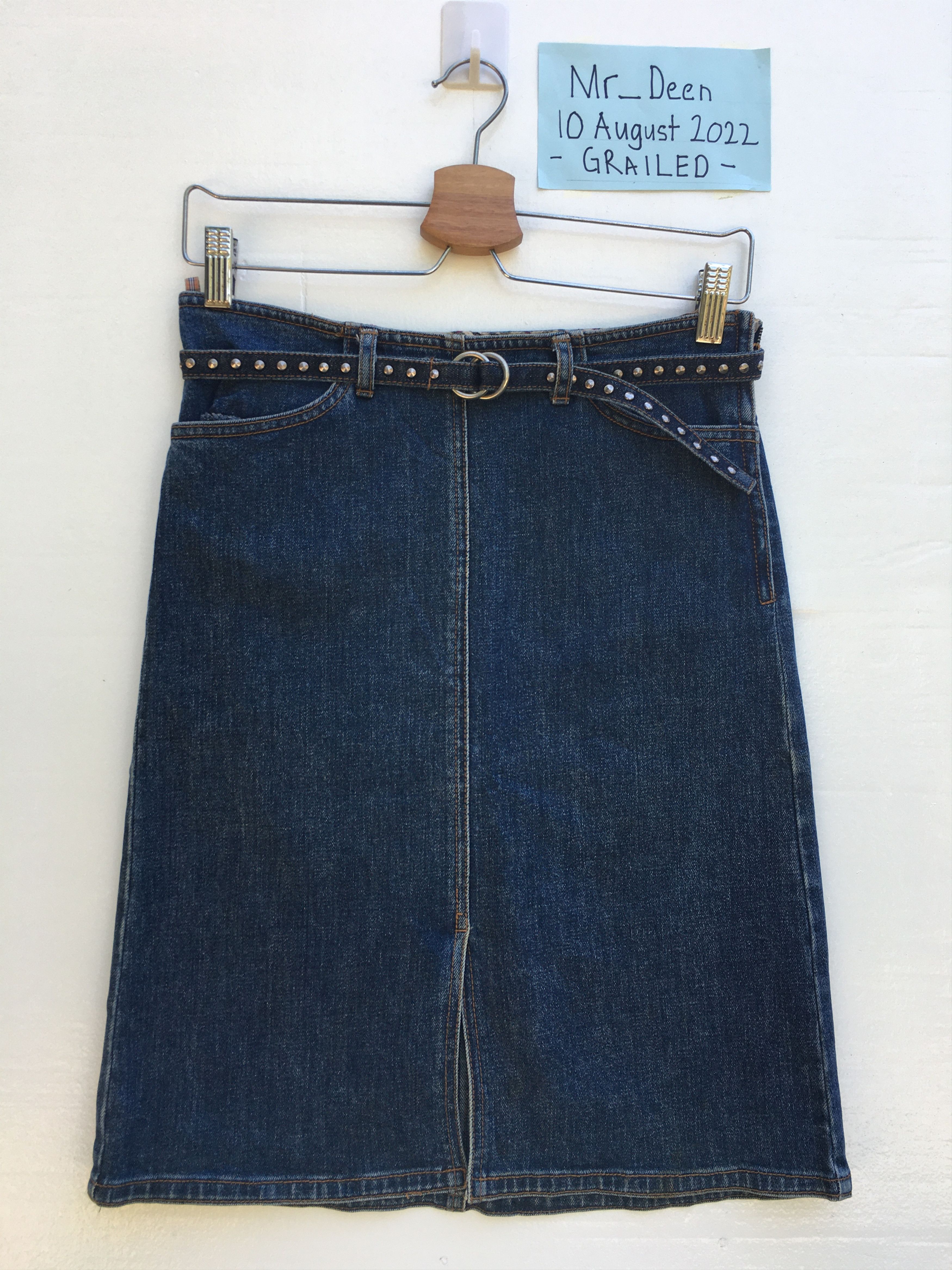 Burberry Vintage Burberry Jeans Skirt Size 28" / US 6 / IT 42 - 4 Thumbnail