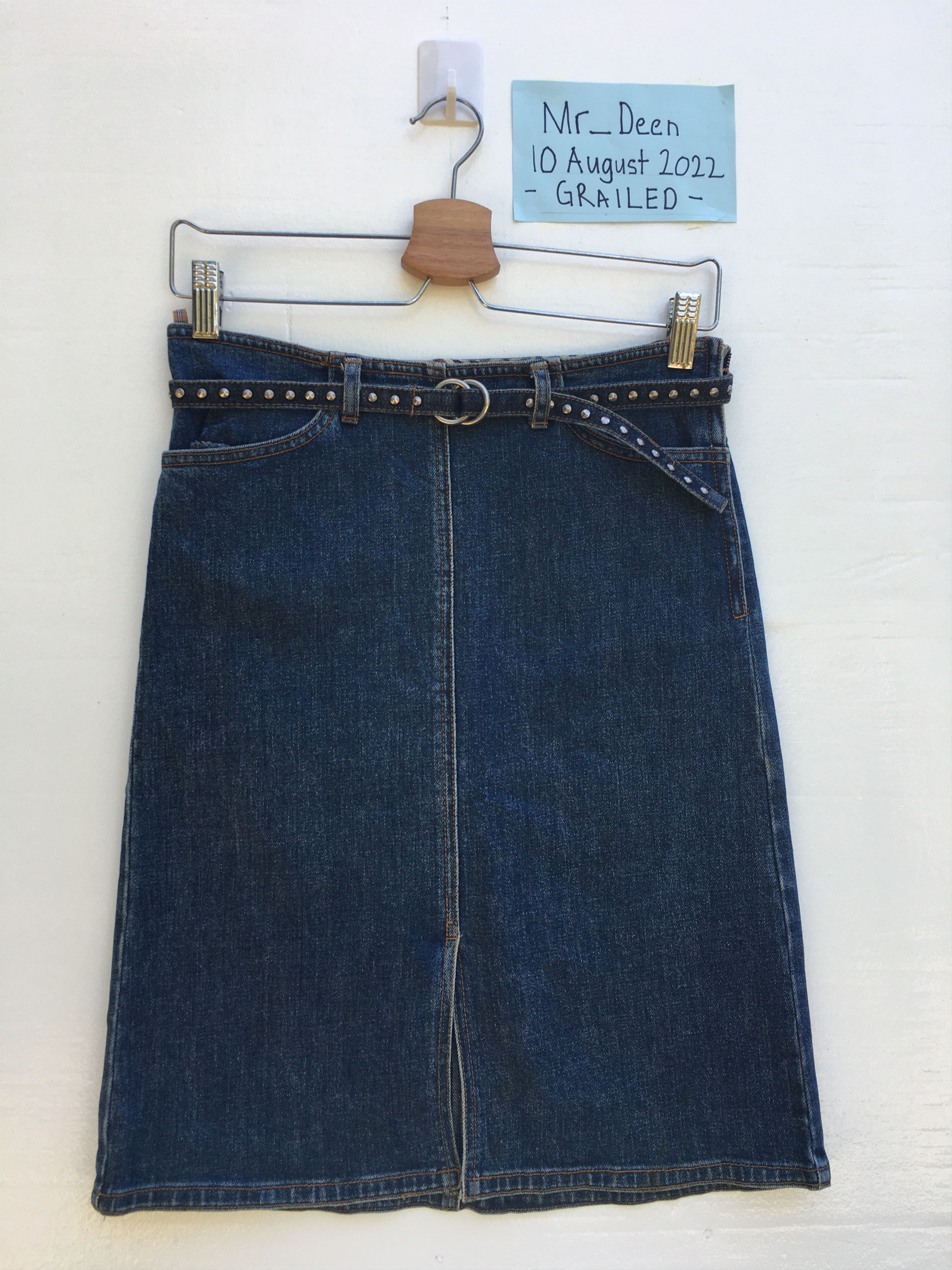 Burberry Vintage Burberry Jeans Skirt Size 28" / US 6 / IT 42 - 2 Thumbnail