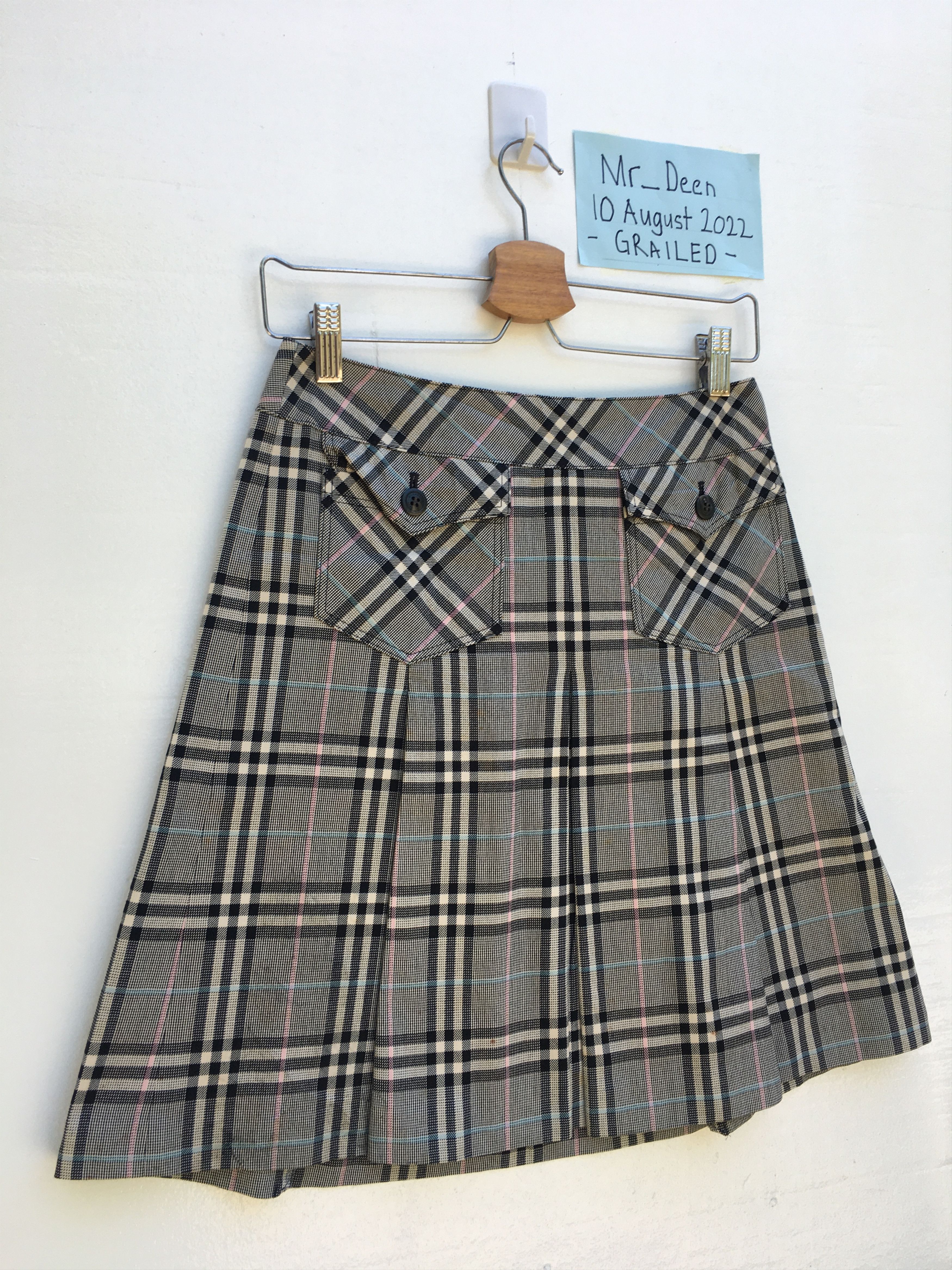 Burberry Vintage Burberry Checkered Mini Skirt Size 26" / US 2 / IT 38 - 2 Thumbnail