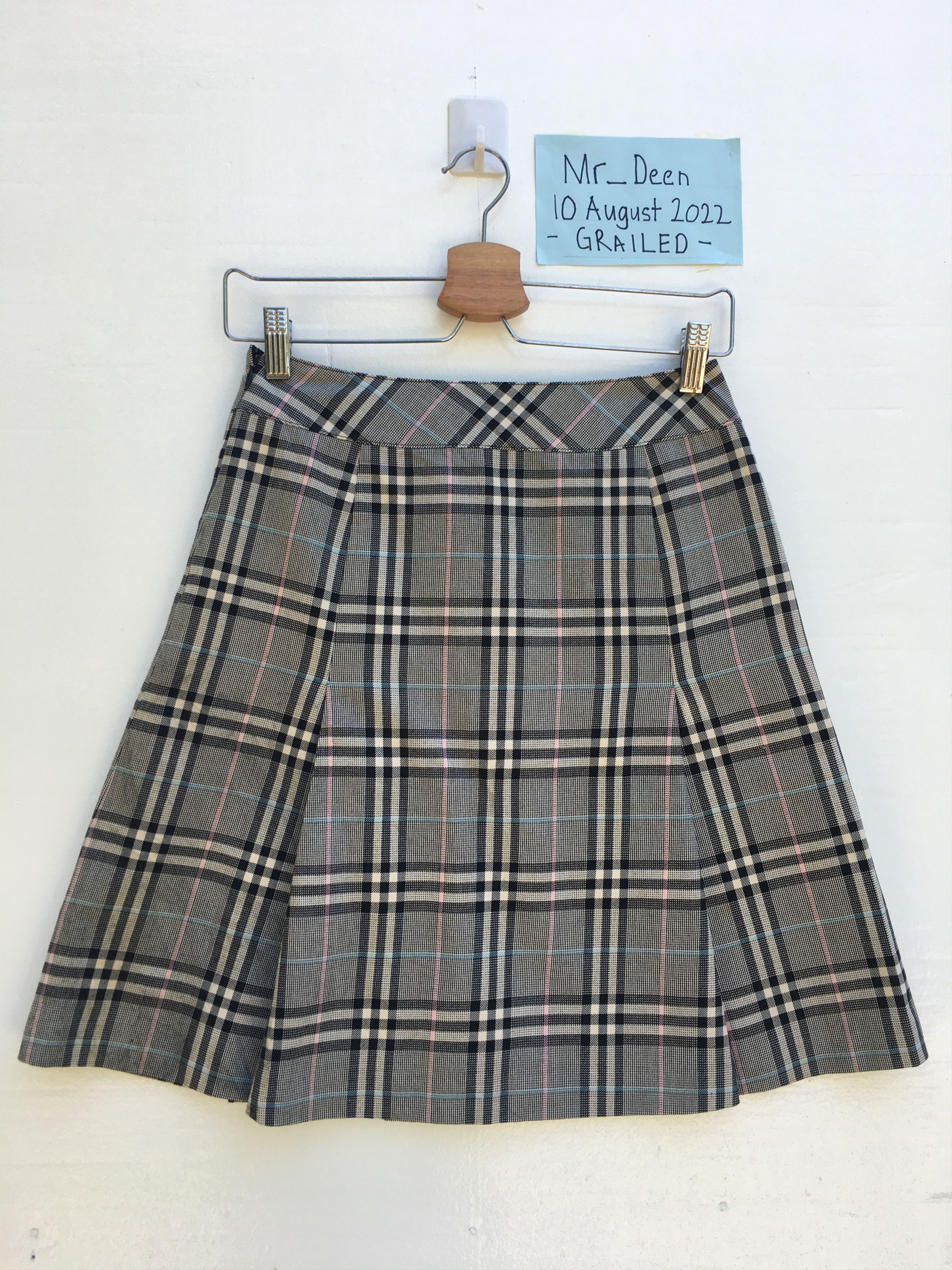 Burberry Vintage Burberry Checkered Mini Skirt Size 26" / US 2 / IT 38 - 15 Thumbnail