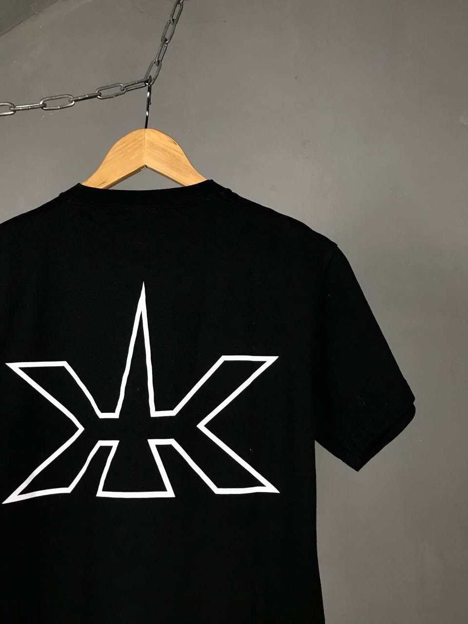 Band Tees × Vintage Lion’s Share 2009 dark hours vintage rock band tee Size US M / EU 48-50 / 2 - 6 Thumbnail