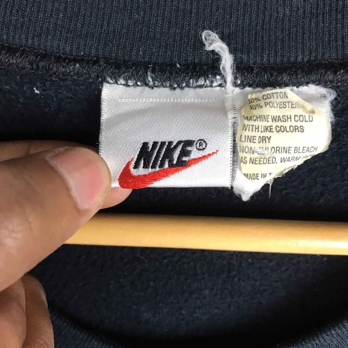 Nike × Vintage Vintage 90s Nike Big Logo Sweatshirt Size US M / EU 48-50 / 2 - 2 Thumbnail