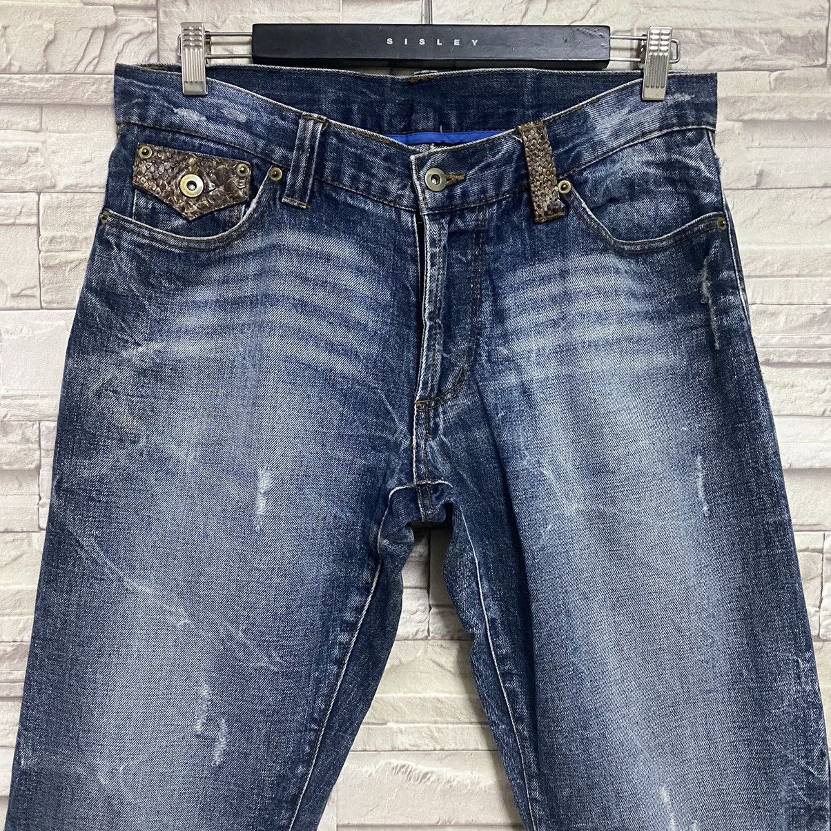 Takeo Kikuchi Takeo Kikuchi Denim Snake Skin Flap Flare Jeans Size US 33 - 5 Thumbnail