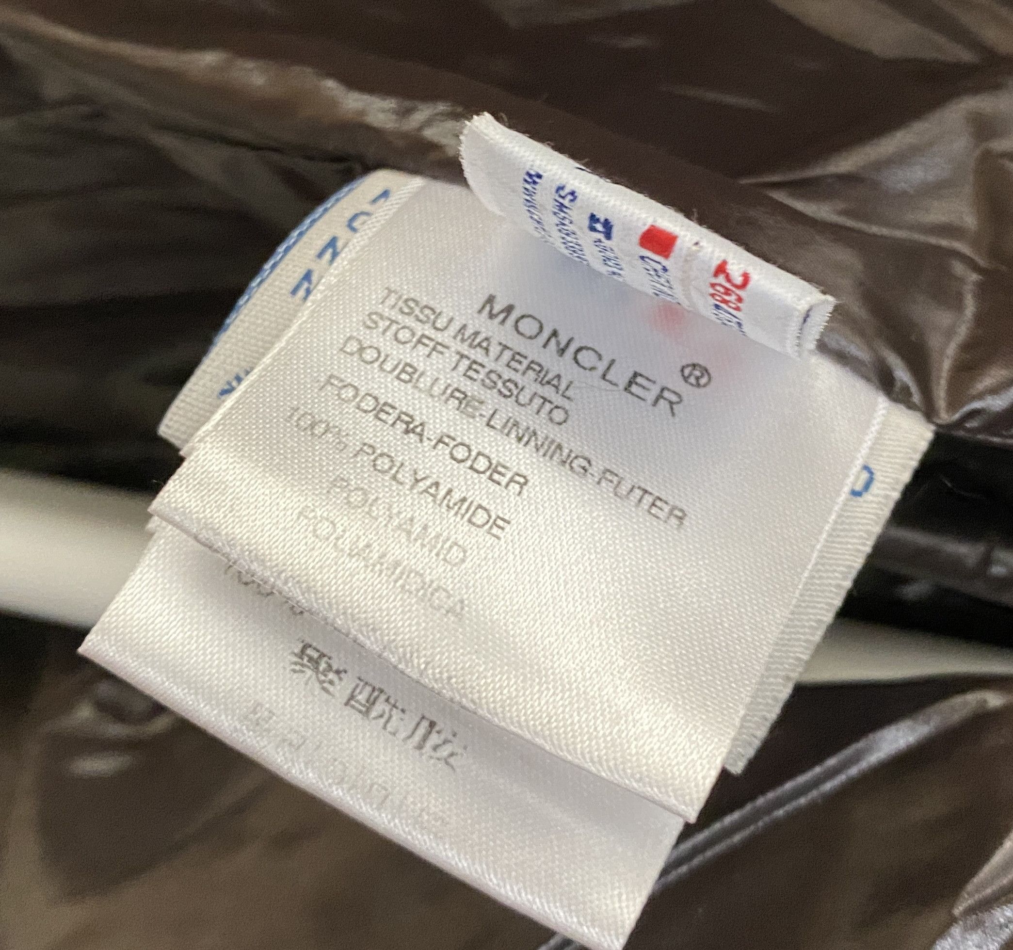 ジャケット・アウター MONCLER TISSU MATERIAL STOFF TESSUTO MONCLER(モンクレール) / TISSU MATERIAL STOFF TESSUTO/ダウン
