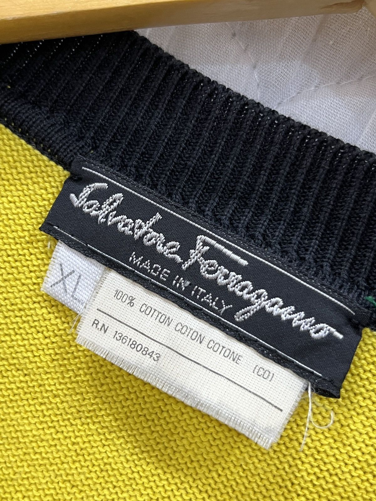 Salvatore Ferragamo (Qq). VINTAGE SALVATORE FERRAGAMO Size M / US 6-8 / IT 42-44 - 4 Thumbnail