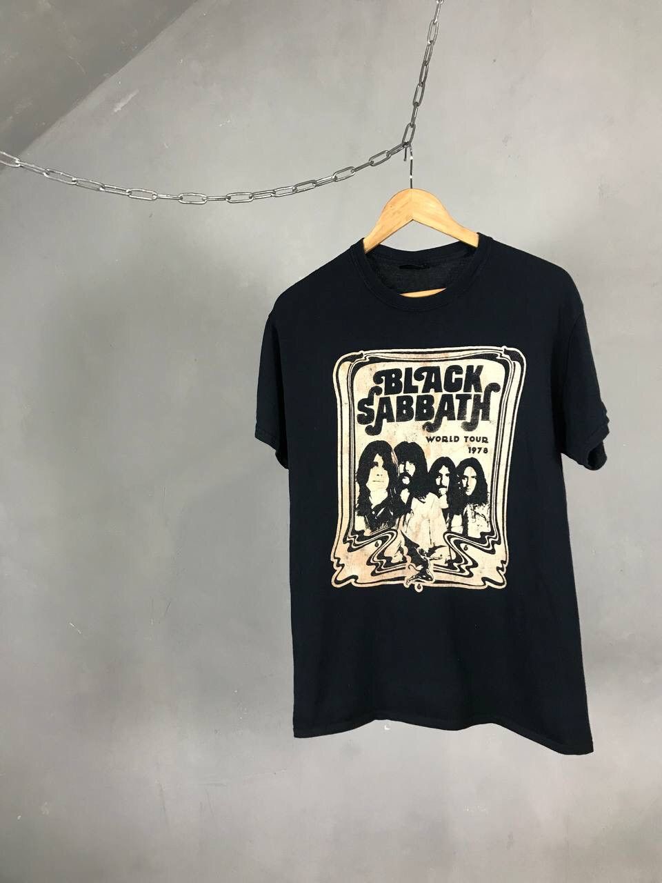 Band Tees Black Sabbath 2013 vintage rock band tee Size US M / EU 48-50 / 2 - 1 Thumbnail