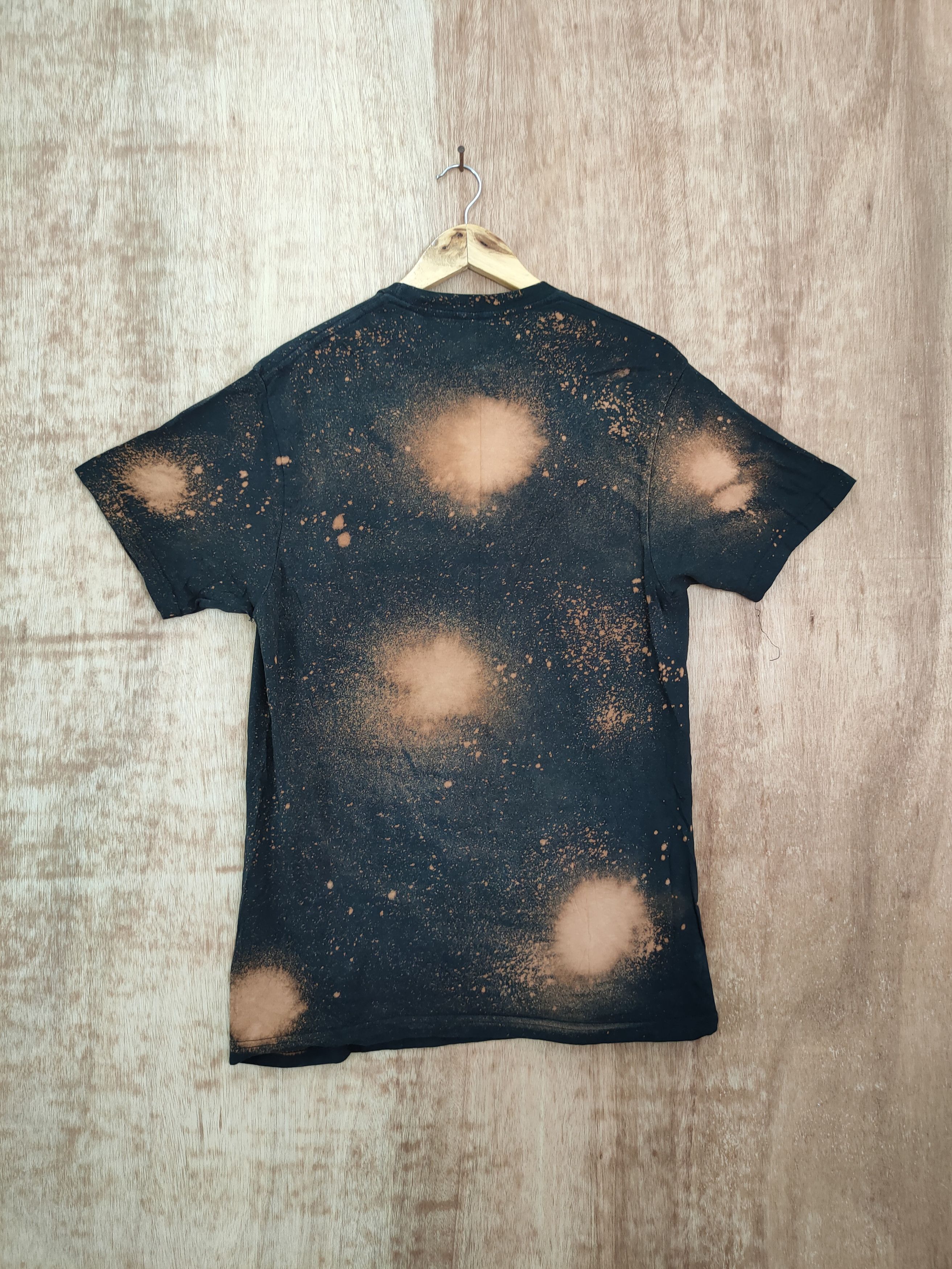Band Tees DLL Guns & roses distressed thrashed tee #995 Size US L / EU 52-54 / 3 - 10 Thumbnail