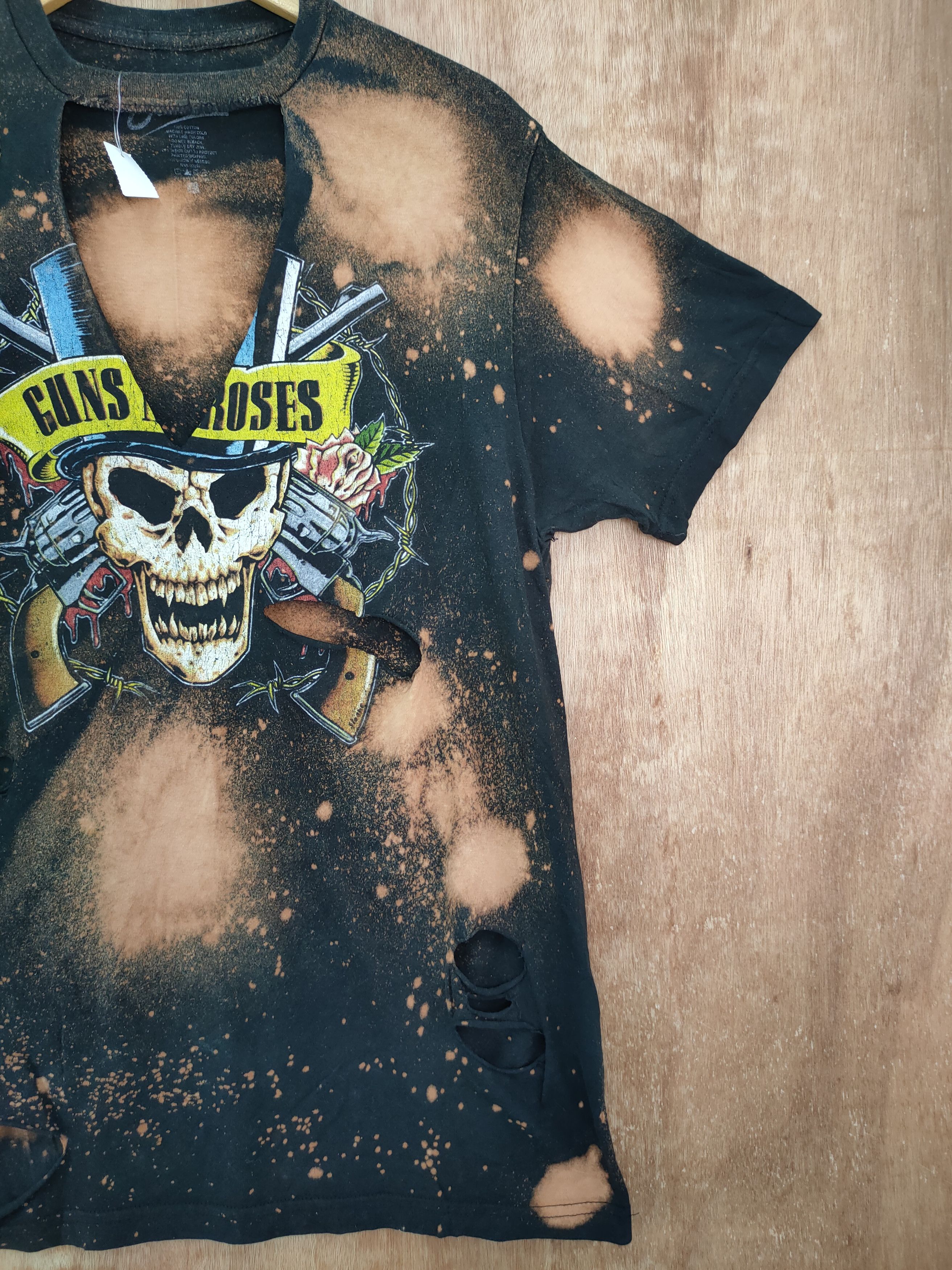 Band Tees DLL Guns & roses distressed thrashed tee #995 Size US L / EU 52-54 / 3 - 3 Thumbnail