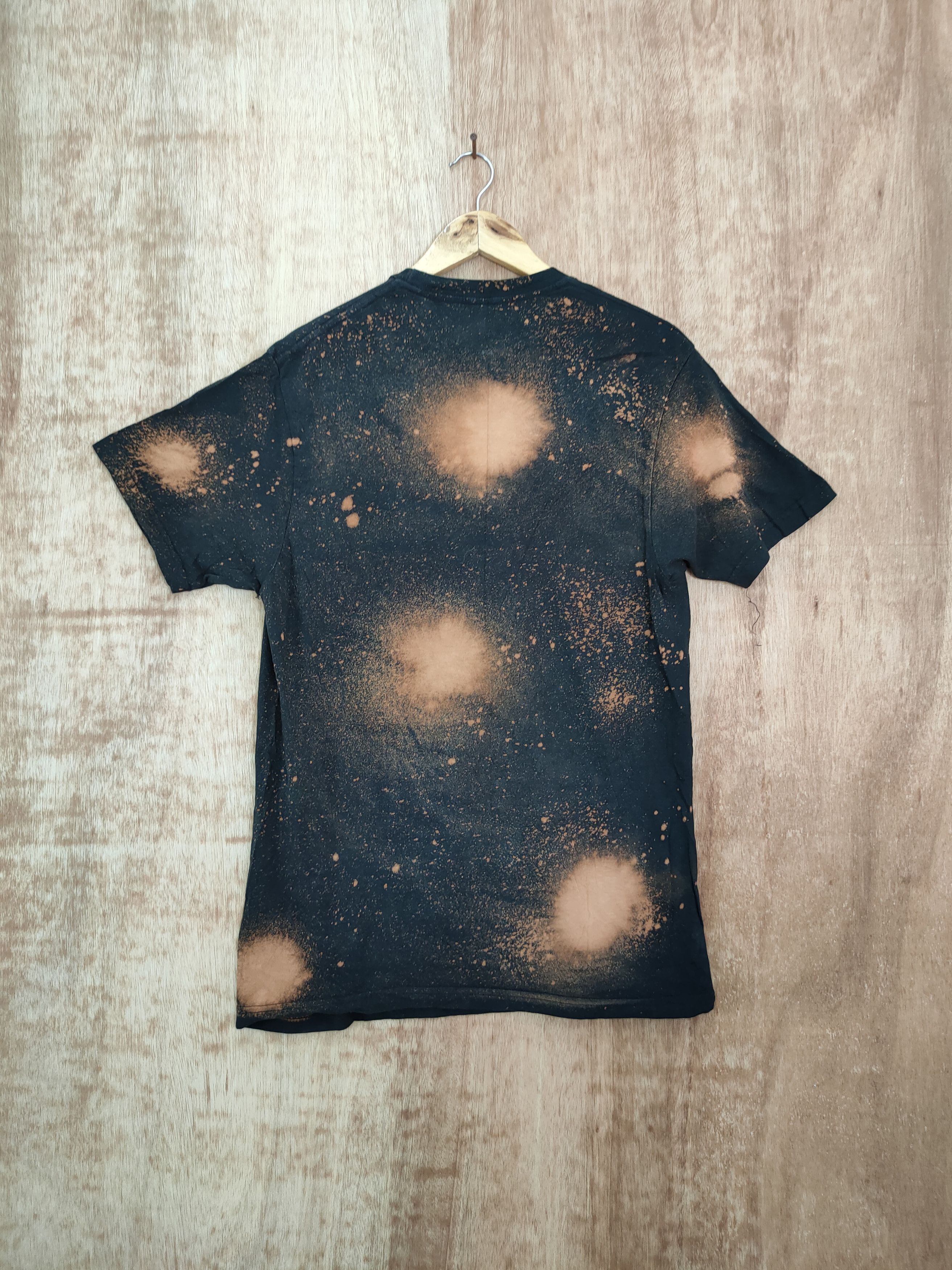 Band Tees DLL Guns & roses distressed thrashed tee #995 Size US L / EU 52-54 / 3 - 9 Thumbnail