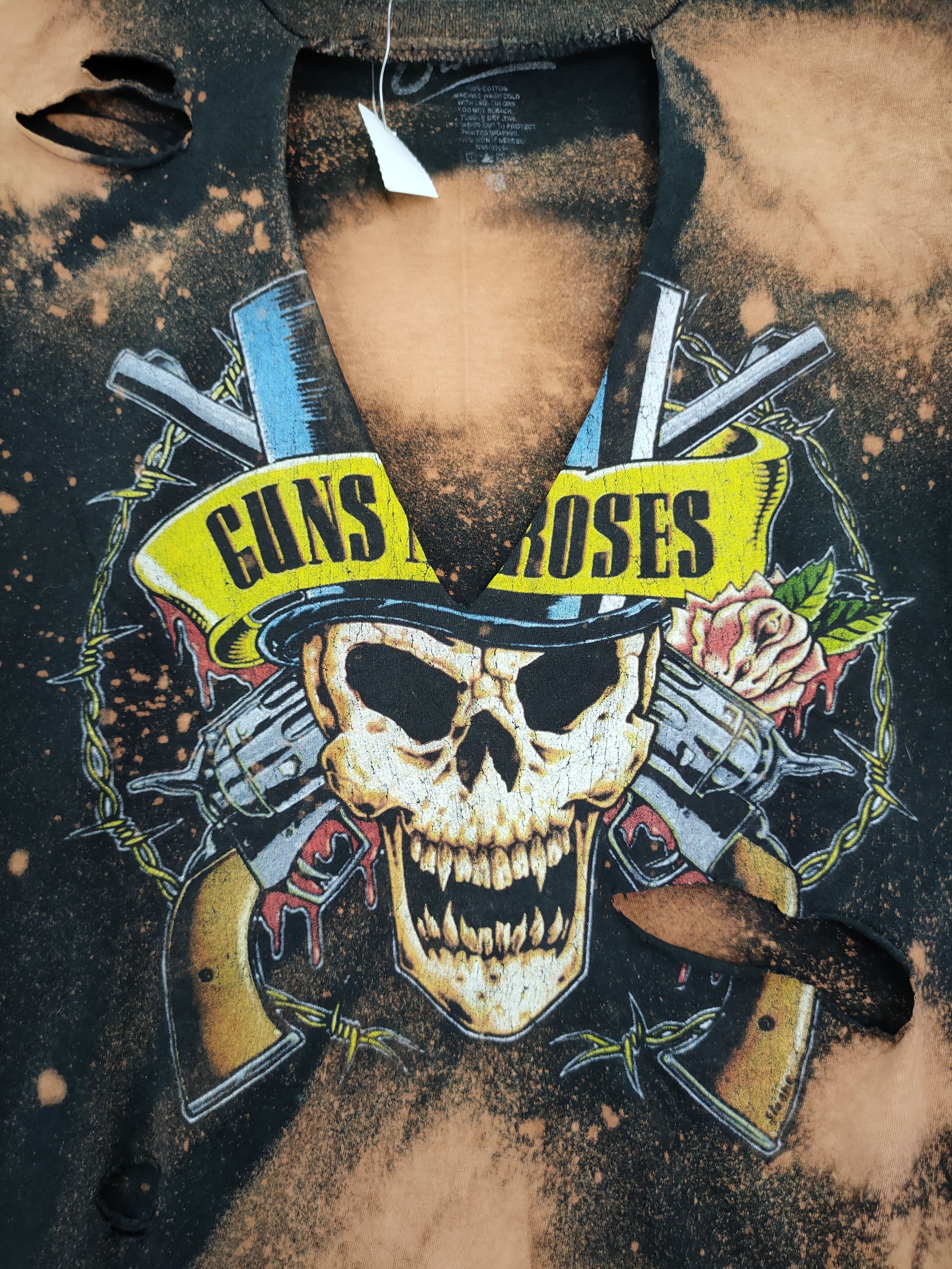 Band Tees DLL Guns & roses distressed thrashed tee #995 Size US L / EU 52-54 / 3 - 5 Thumbnail