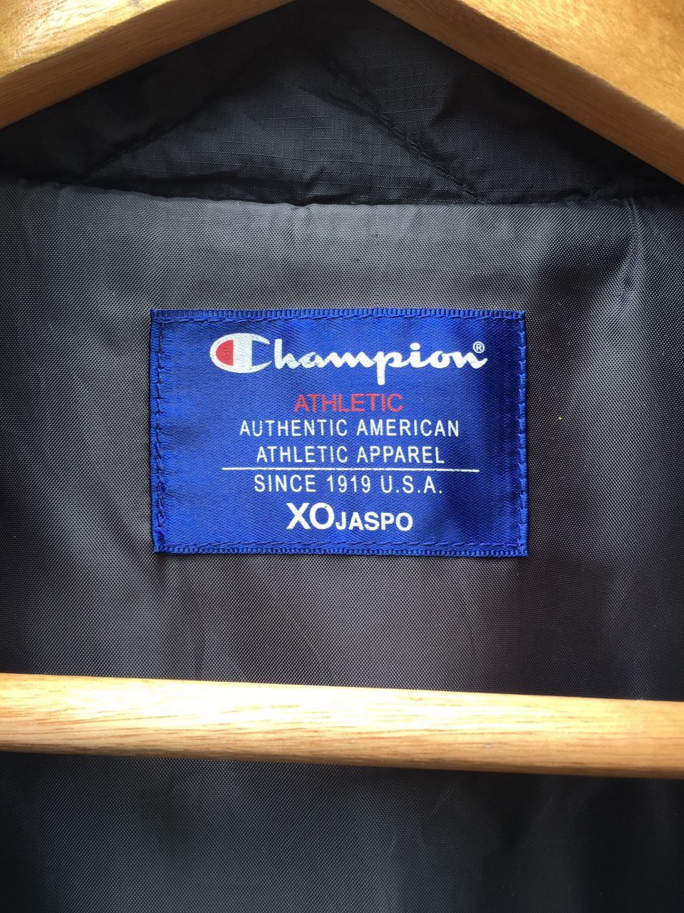 Champion × Japanese Brand Vintage Champions Quilted Down Black Jackets Size US L / EU 52-54 / 3 - 8 Thumbnail