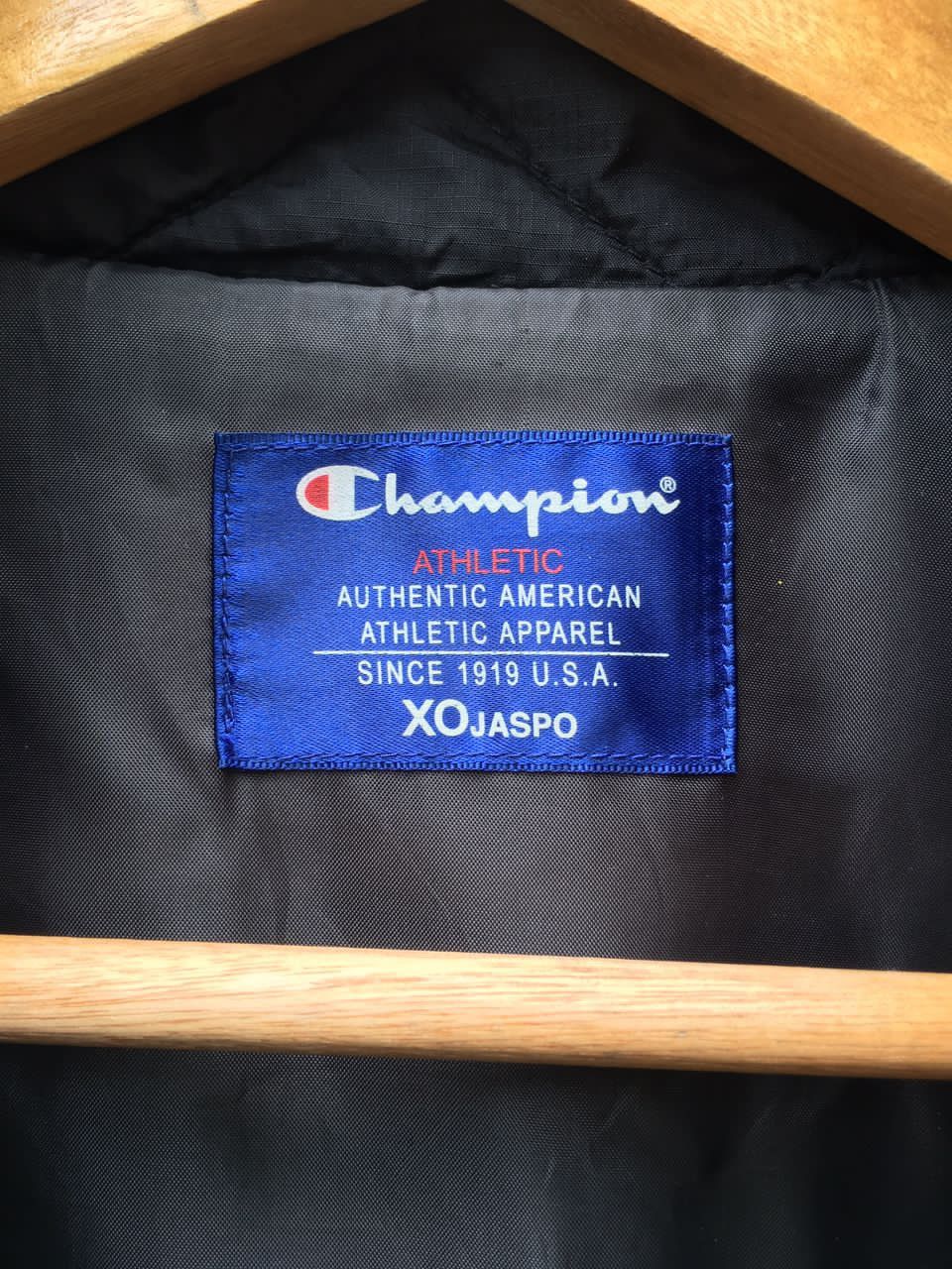 Champion × Japanese Brand Vintage Champions Quilted Down Black Jackets Size US L / EU 52-54 / 3 - 7 Thumbnail