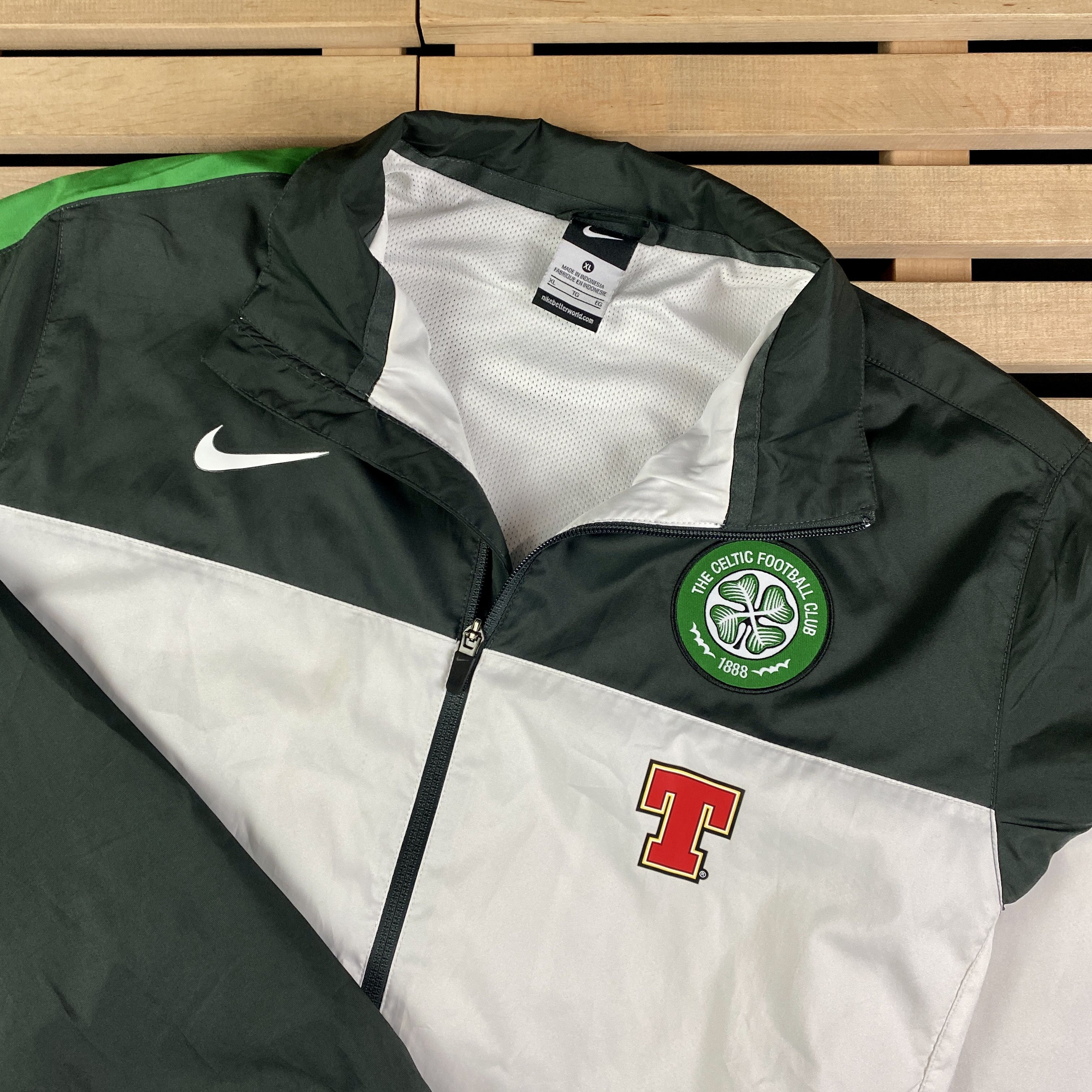 Nike × Vintage Men’s Bomber Jacket Nike Celtic Vintage Size XL Size US XL / EU 56 / 4 - 2 Thumbnail