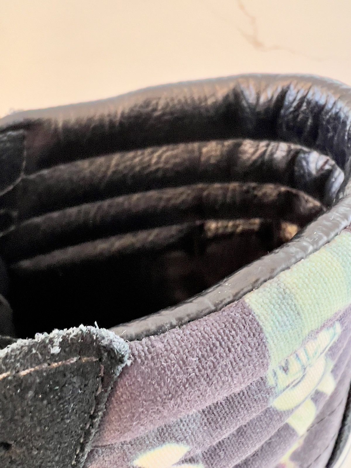 KISS × Vans WORN ONCE VANS Sk8-HI X KISS “DRESSED TO KILL COLLAB 9.5US Size US 9.5 / EU 42-43 - 12 Thumbnail