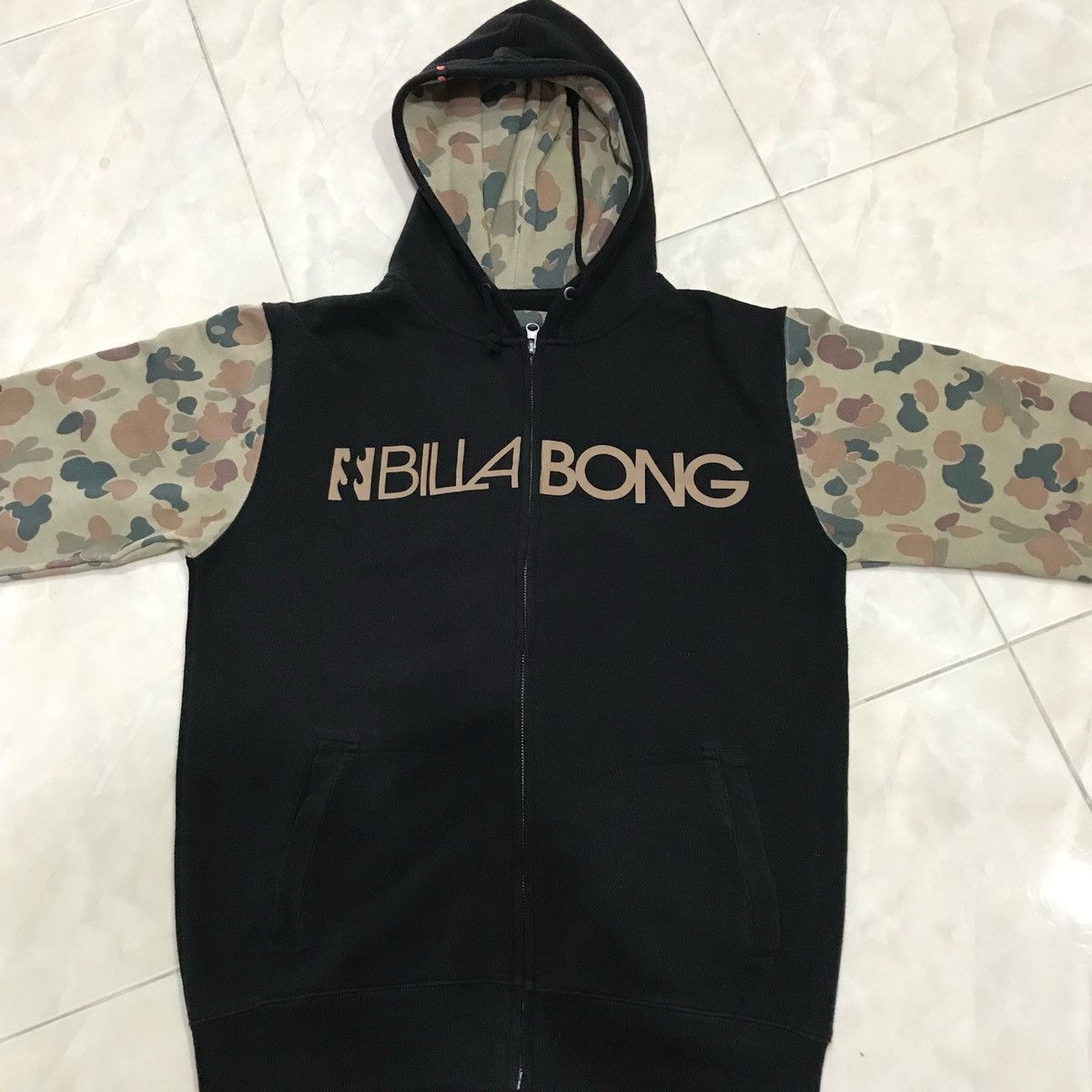 Billabong × Japanese Brand × Vintage BILLABONG Hoodie Big Spellout Size L Fits Size M Size US M / EU 48-50 / 2 - 9 Thumbnail