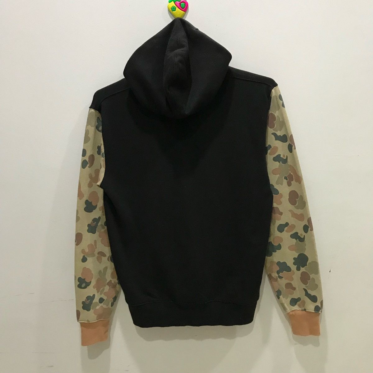 Billabong × Japanese Brand × Vintage BILLABONG Hoodie Big Spellout Size L Fits Size M Size US M / EU 48-50 / 2 - 5 Thumbnail