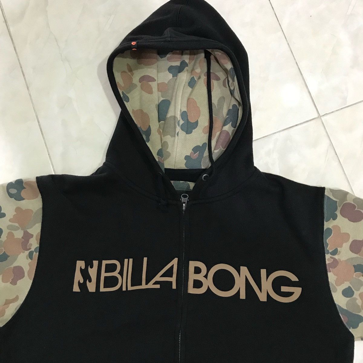 Billabong × Japanese Brand × Vintage BILLABONG Hoodie Big Spellout Size L Fits Size M Size US M / EU 48-50 / 2 - 10 Thumbnail