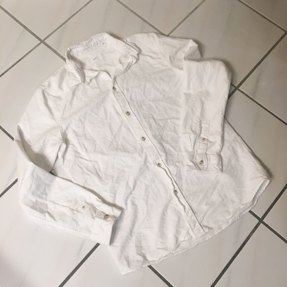 Kotn Kotn white button up. - loose | Grailed