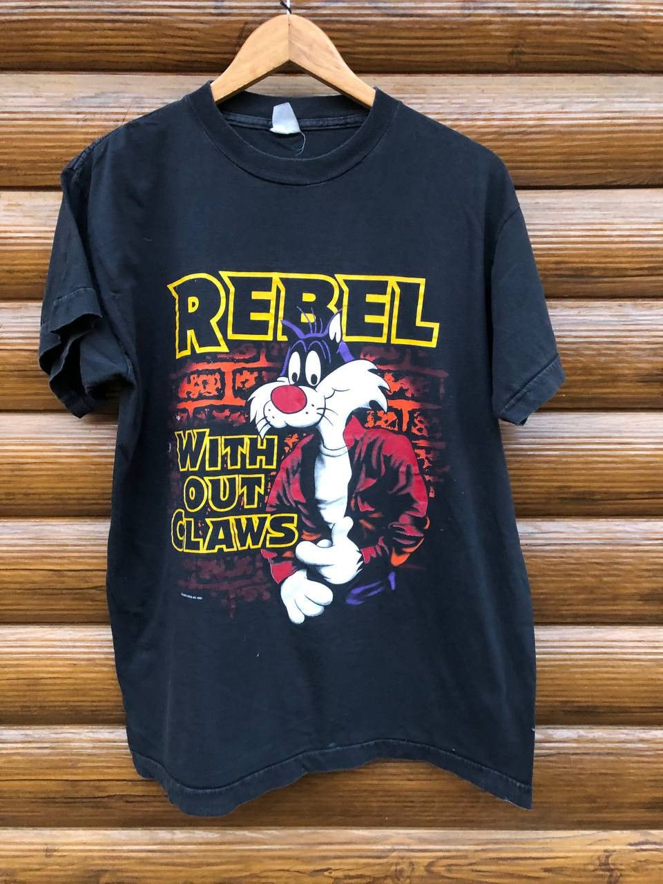 Vintage Vintage Warner Bros Tee T Shirt 1991 Size US L / EU 52-54 / 3 - 1 Thumbnail