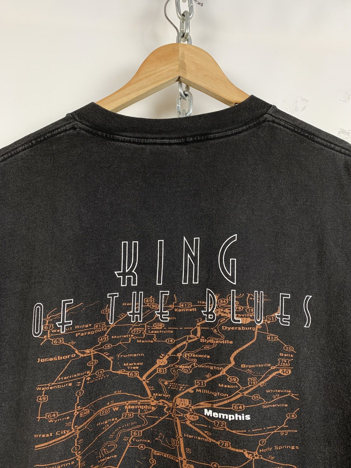 Band Tees 1996 Vintage B.B King Of The Blues World Tour Faded T-Shirt Size US XL / EU 56 / 4 - 11 Thumbnail
