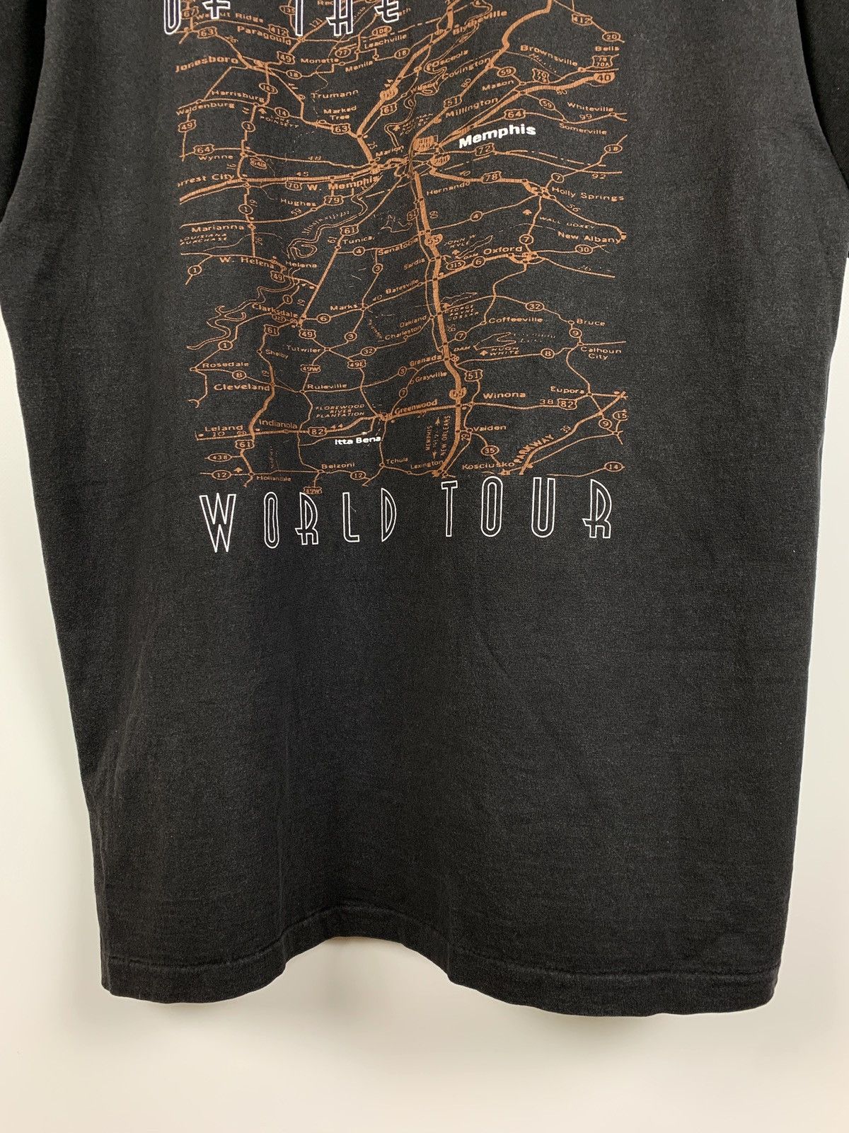 Band Tees 1996 Vintage B.B King Of The Blues World Tour Faded T-Shirt Size US XL / EU 56 / 4 - 12 Thumbnail