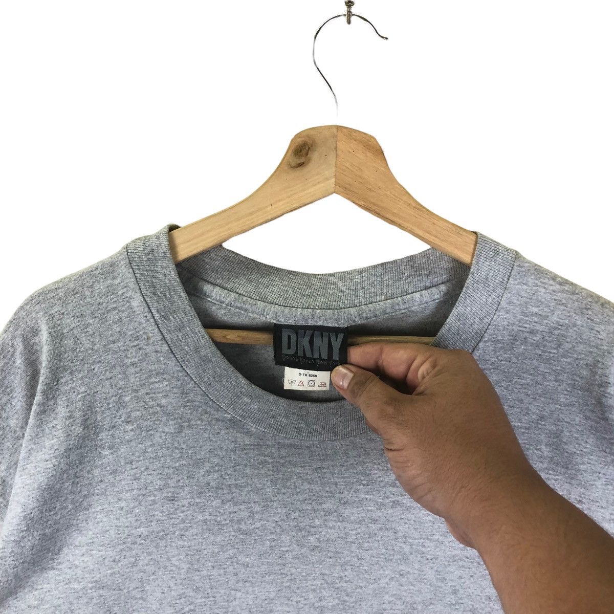DKNY × Vintage Vintage DKNY Big Logo Tshirt Size US XL / EU 56 / 4 - 5 Thumbnail
