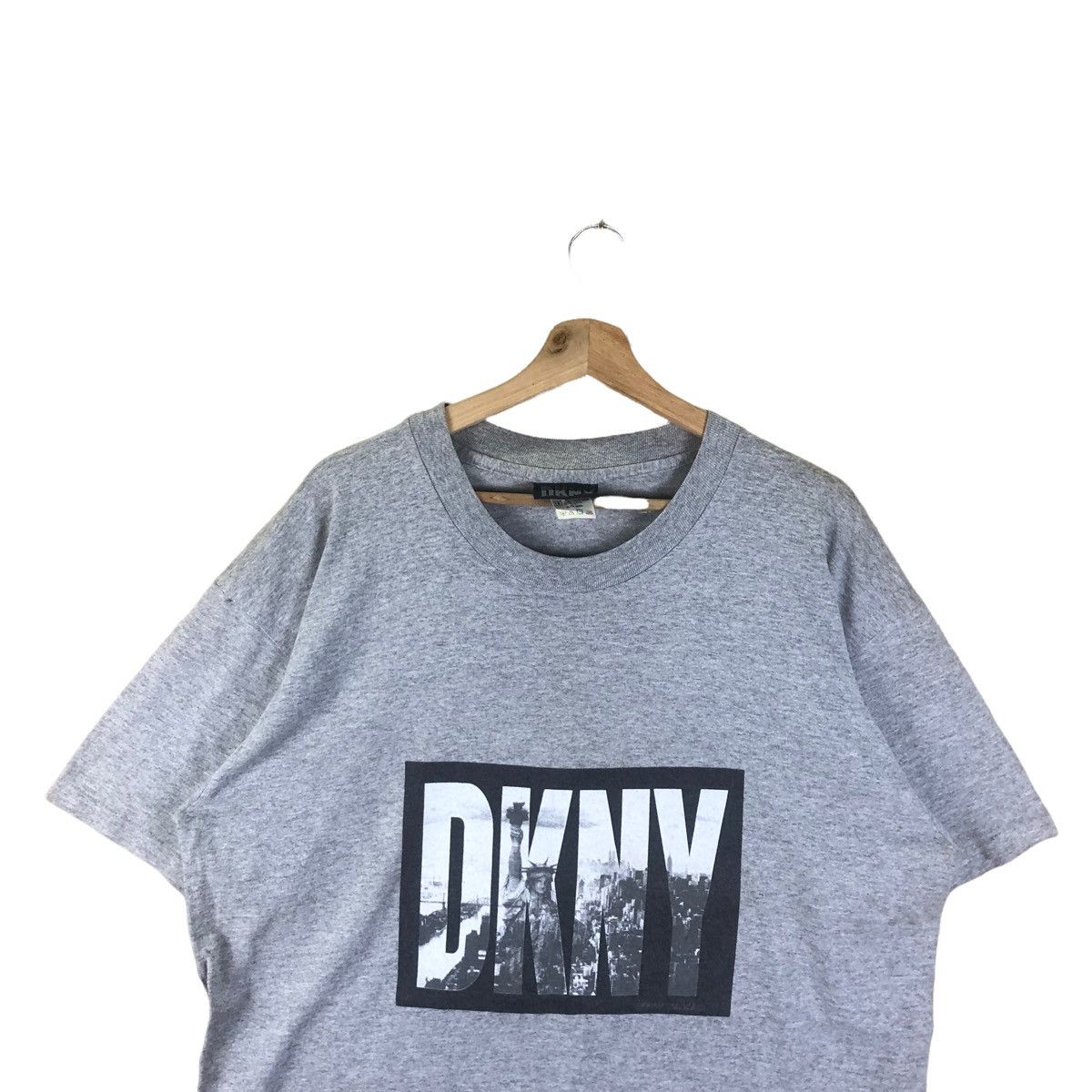 DKNY × Vintage Vintage DKNY Big Logo Tshirt Size US XL / EU 56 / 4 - 2 Thumbnail