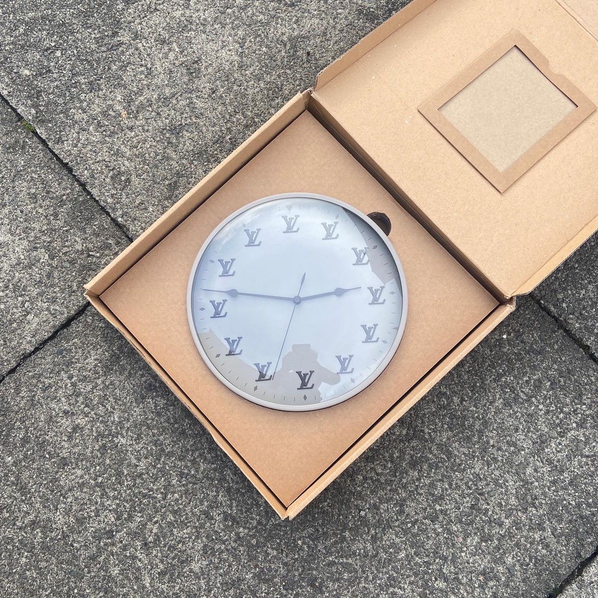 Louis Vuitton Clock Invite