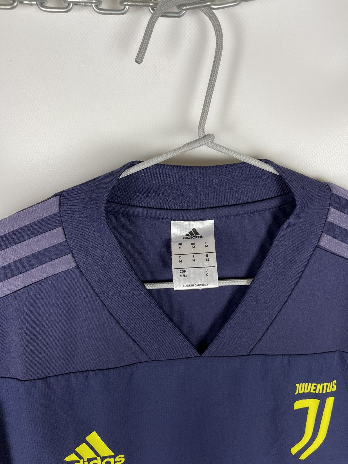 Adidas Adidas Juventus 2018 2019 training top Sweatshirt soccer jrs Size US M / EU 48-50 / 2 - 4 Thumbnail