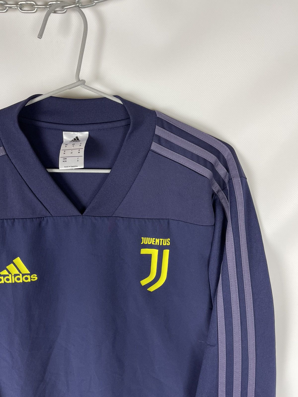 Adidas Adidas Juventus 2018 2019 training top Sweatshirt soccer jrs Size US M / EU 48-50 / 2 - 3 Thumbnail