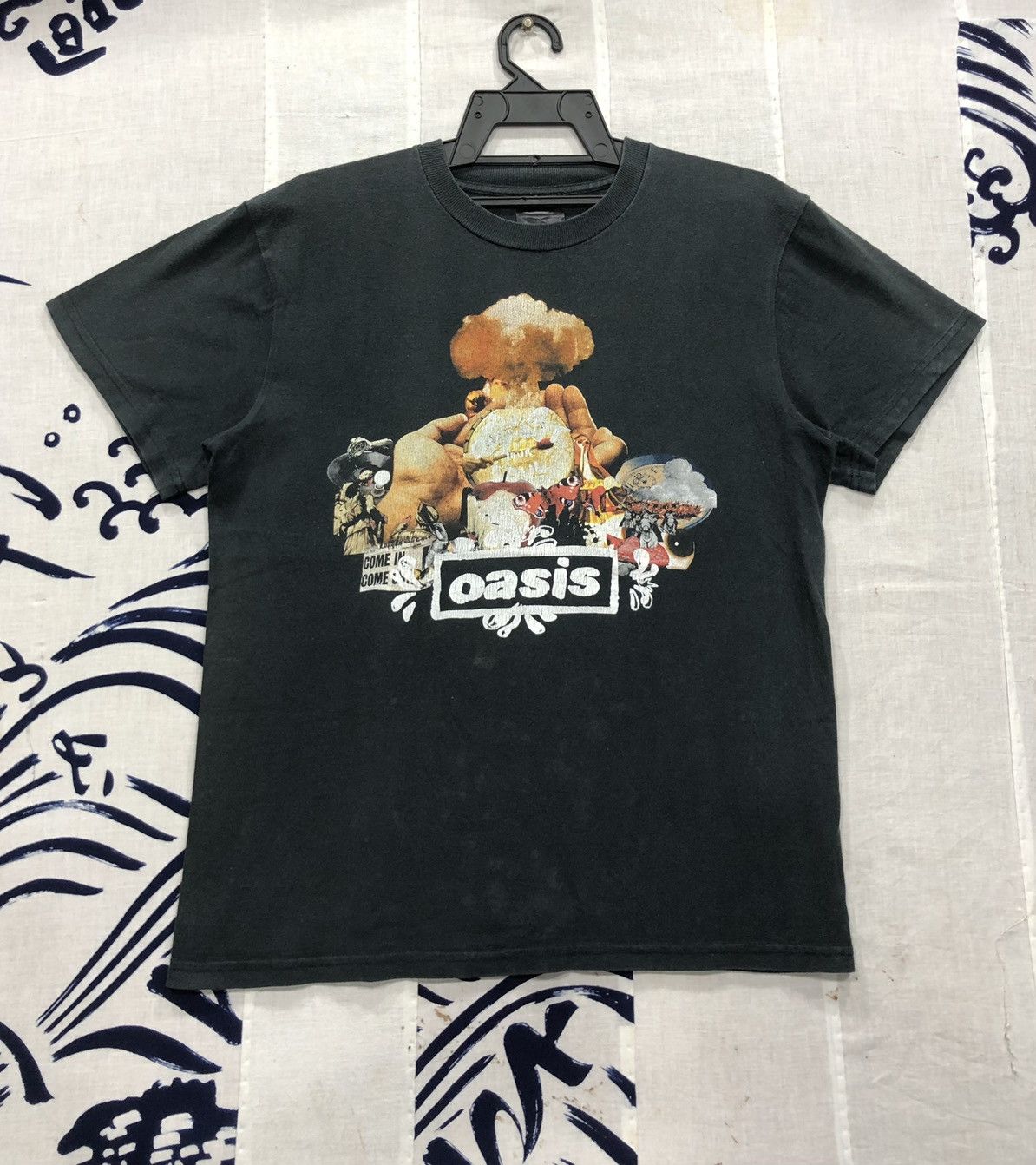 Band Tees OASIS BAND TEES 🔥 RARE DESIGN Size US M / EU 48-50 / 2 - 1 Thumbnail