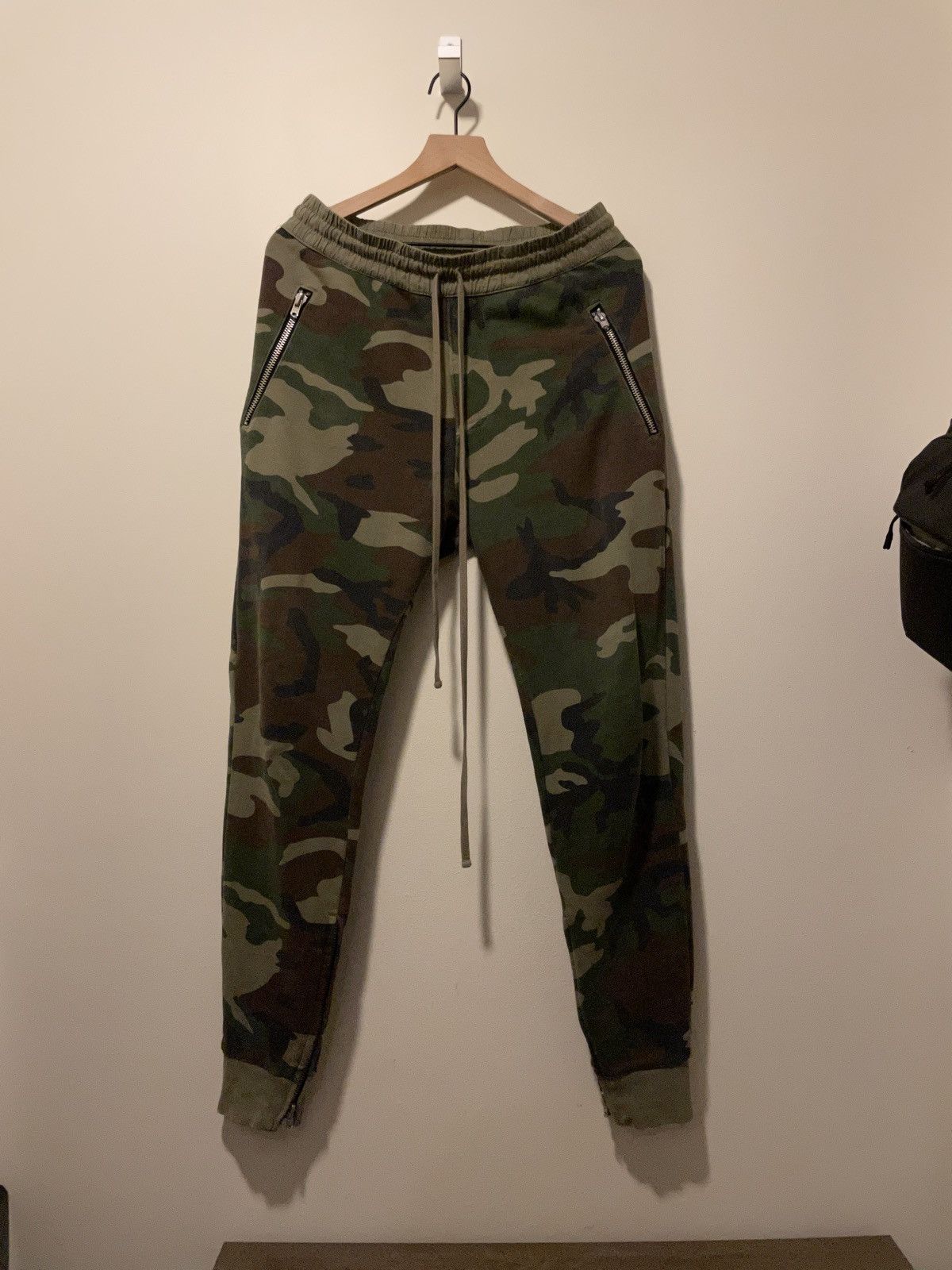 Fear of God Fear of God Essentials 2 Camo Small Sweatpants joggers Size US 32 / EU 48 - 1 Thumbnail