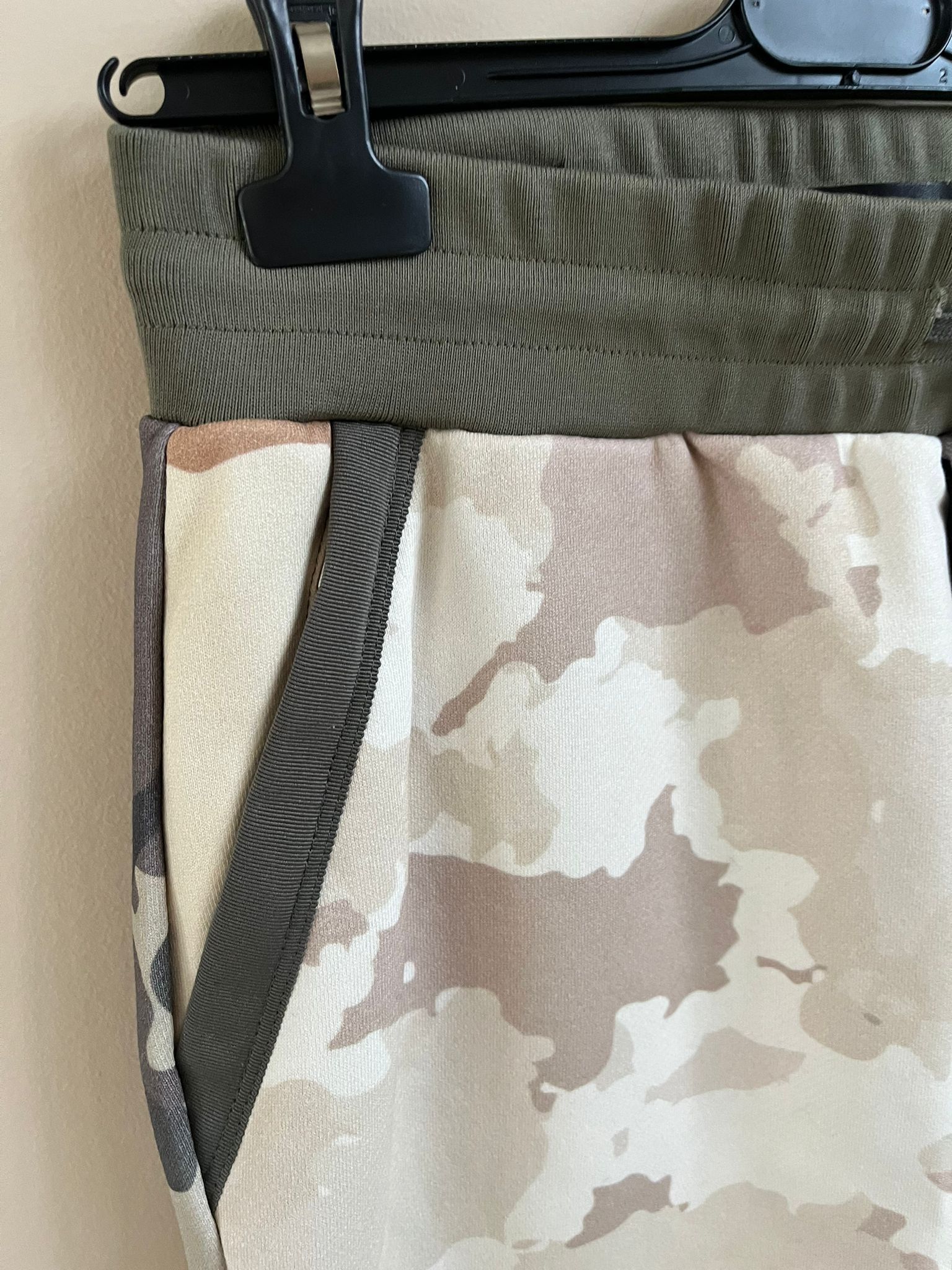 Amiri Patchwork Camo Sweatpant in Camo Size US 30 / EU 46 - 8 Thumbnail