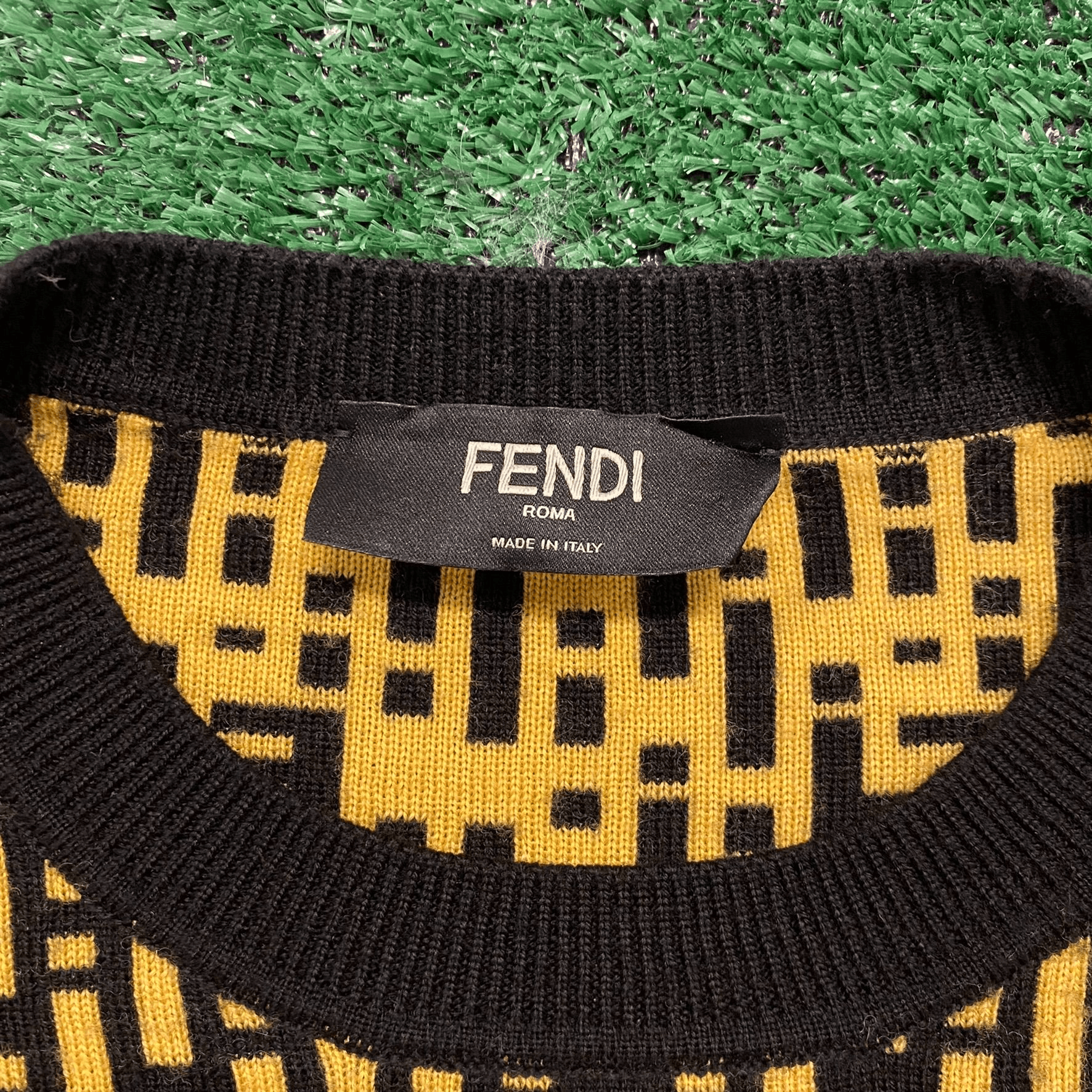 Fendi Fendi Monogram Motif Virgin Wool Sweater Size US S / EU 44-46 / 1 - 3 Thumbnail