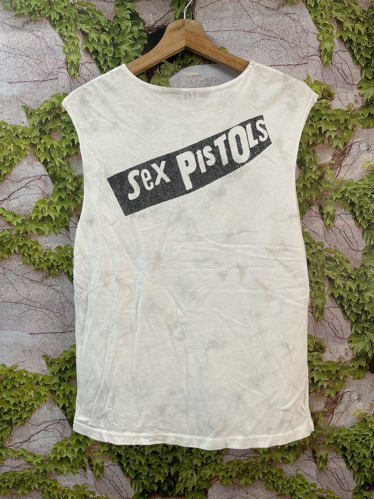 Band Tees TEE PUNK SEX PISTOLS X UNIQLO VERY RARE Size US S / EU 44-46 / 1 - 7 Thumbnail